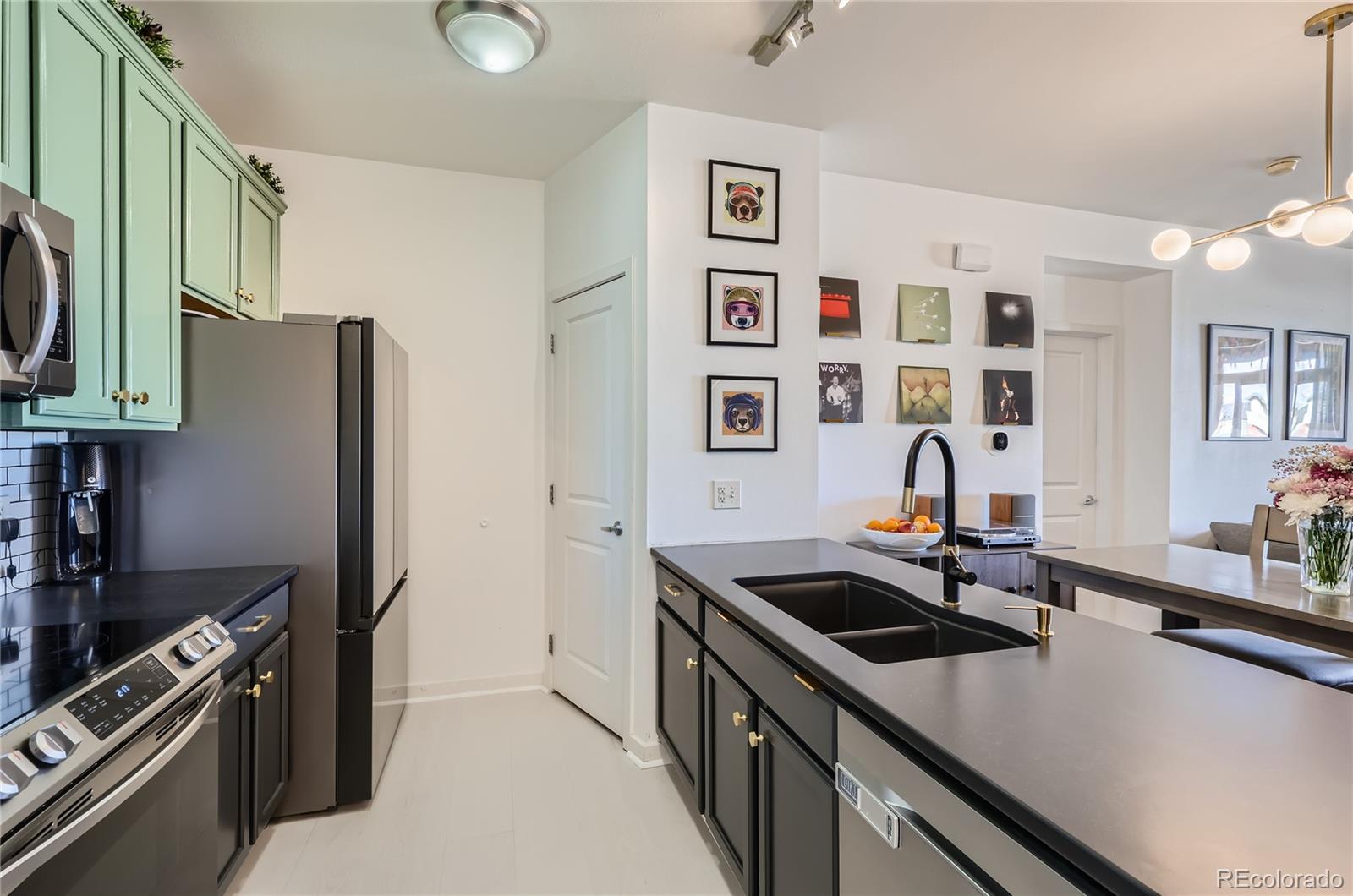 MLS Image #5 for 4100  albion street 221,denver, Colorado