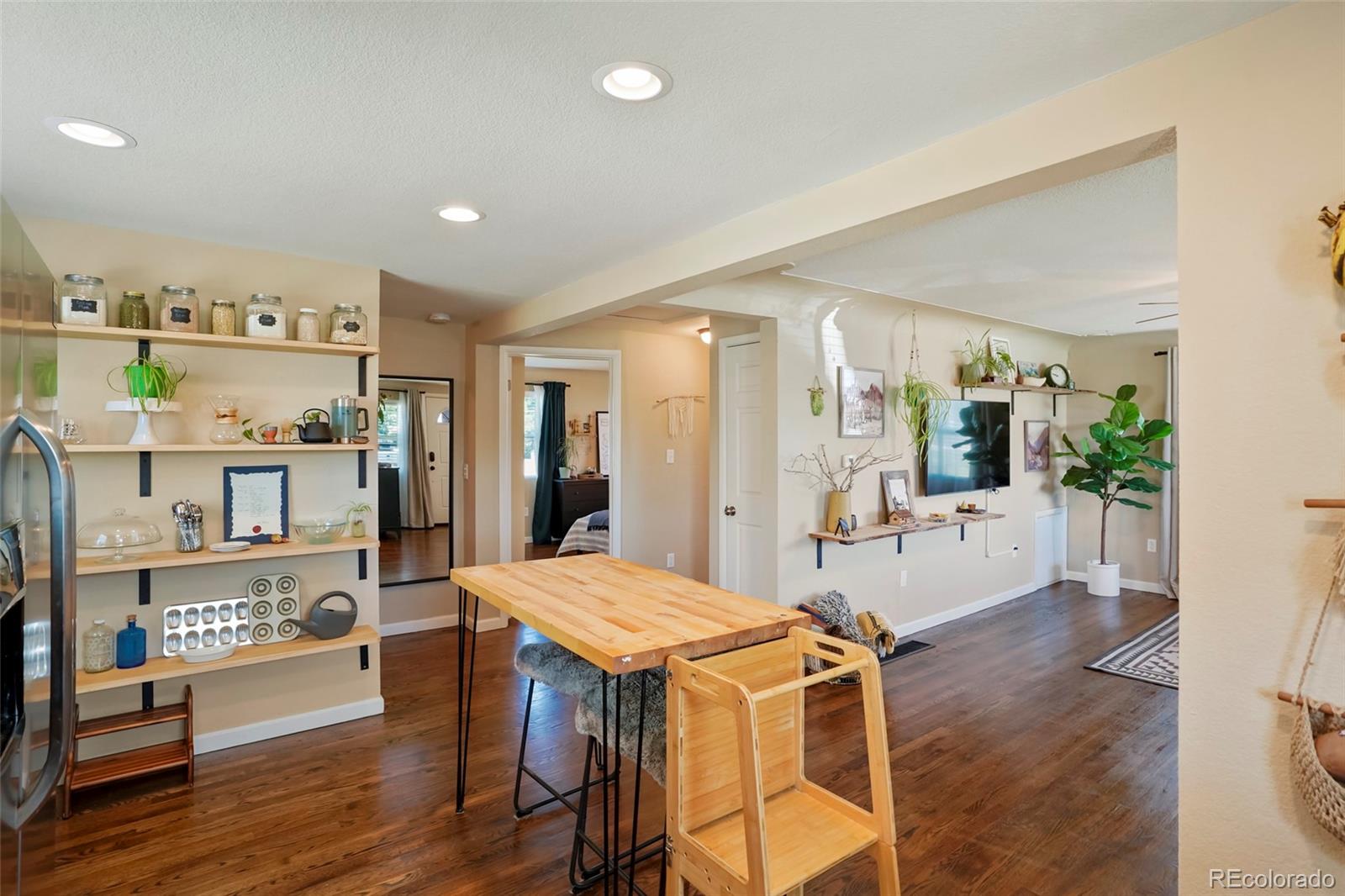 MLS Image #9 for 6653 n knox court,denver, Colorado