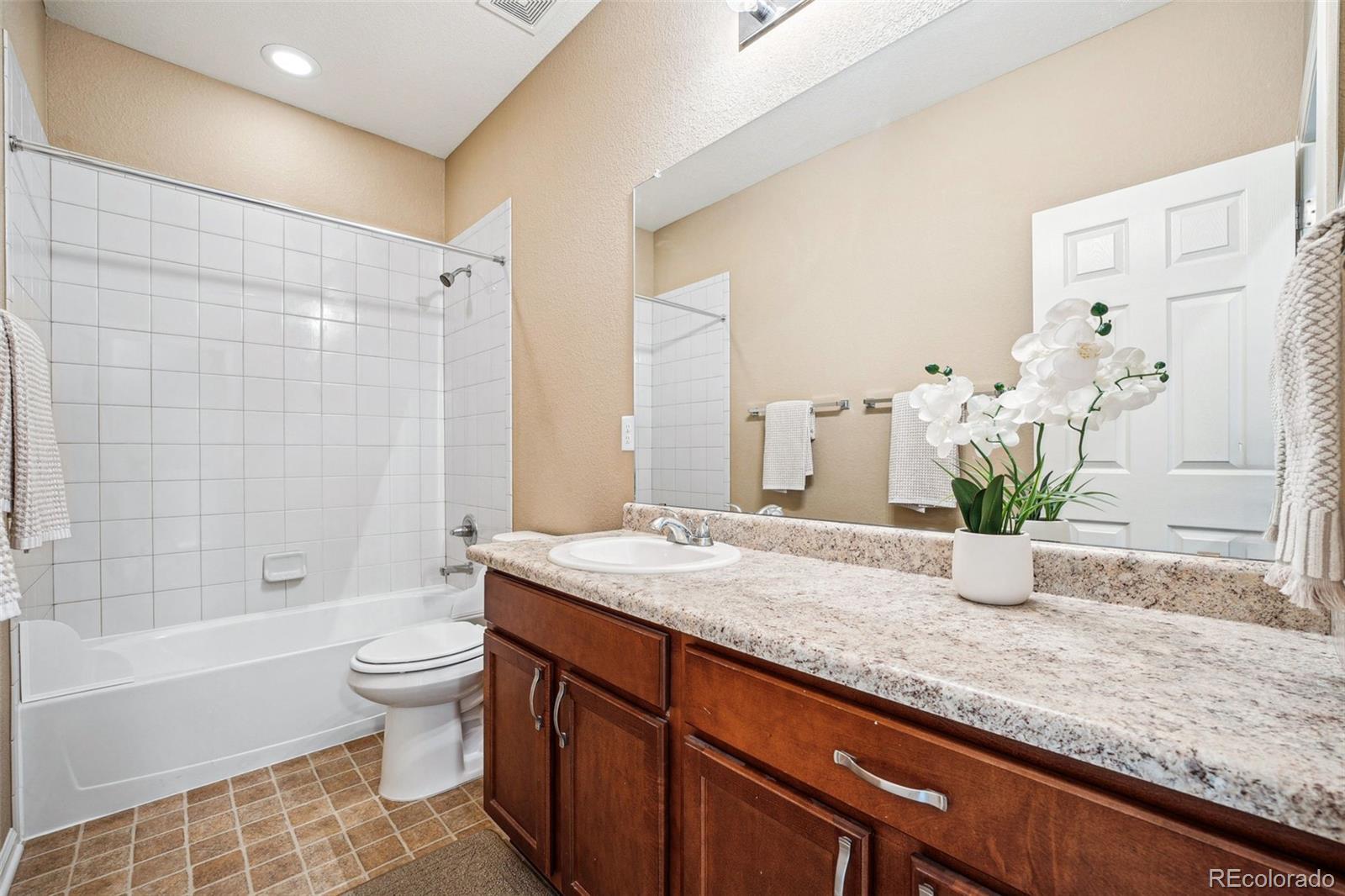 MLS Image #24 for 25064 e byers drive,aurora, Colorado