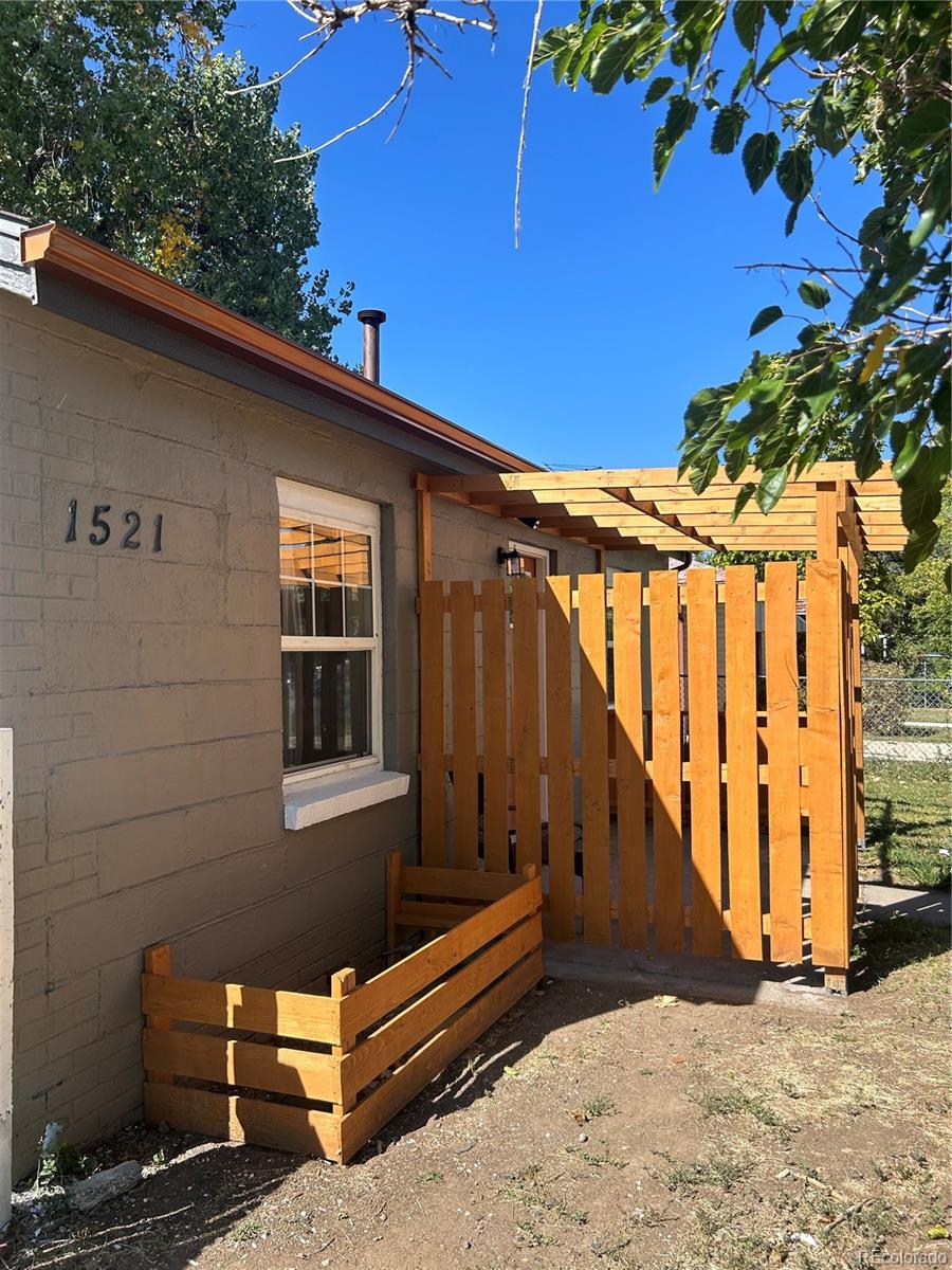 MLS Image #15 for 1521  yosemite street,denver, Colorado