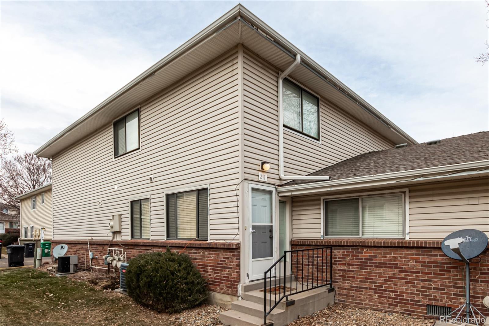 MLS Image #3 for 9255 e lehigh avenue 211,denver, Colorado