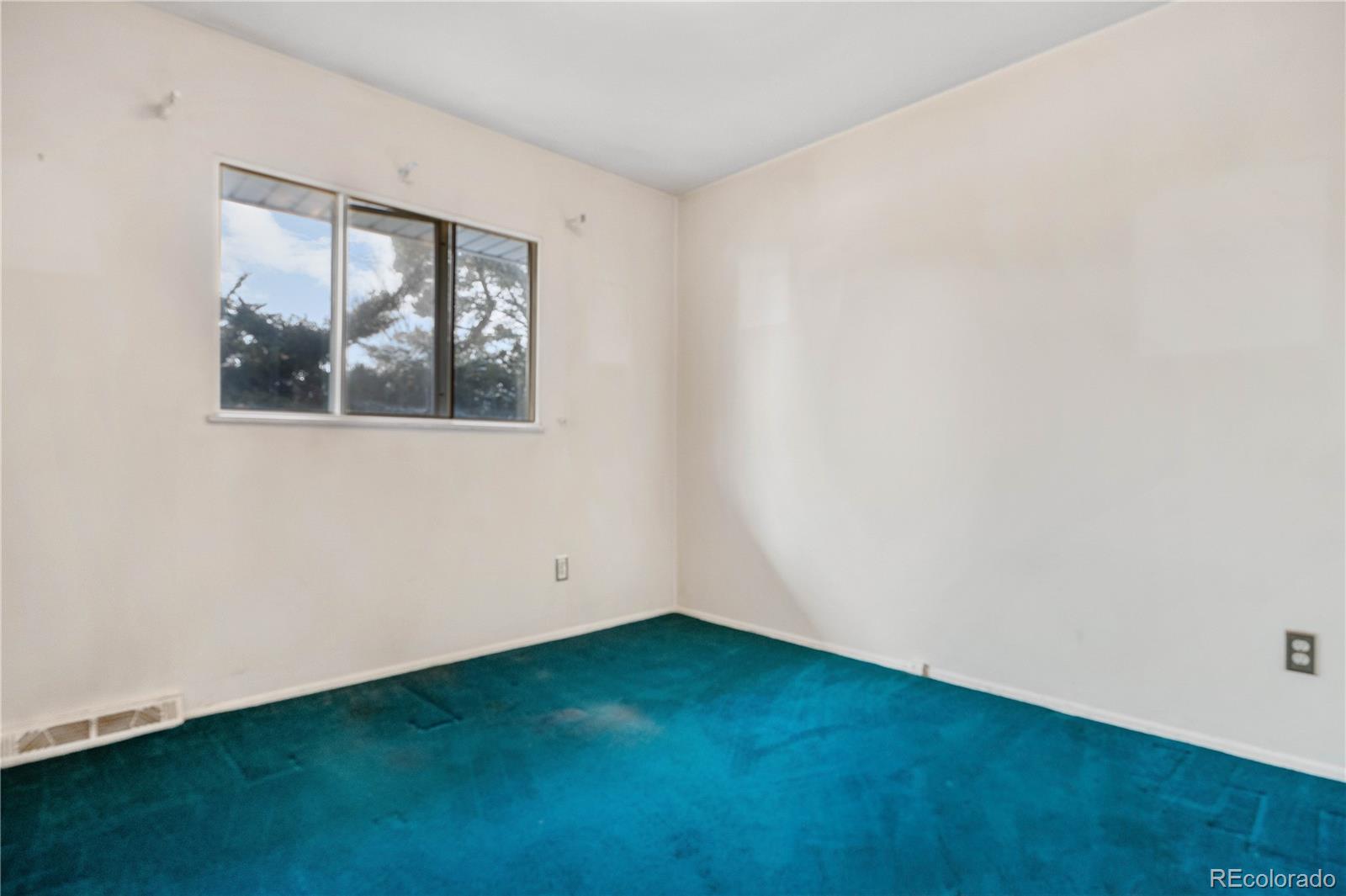 MLS Image #18 for 2842 s newport street,denver, Colorado