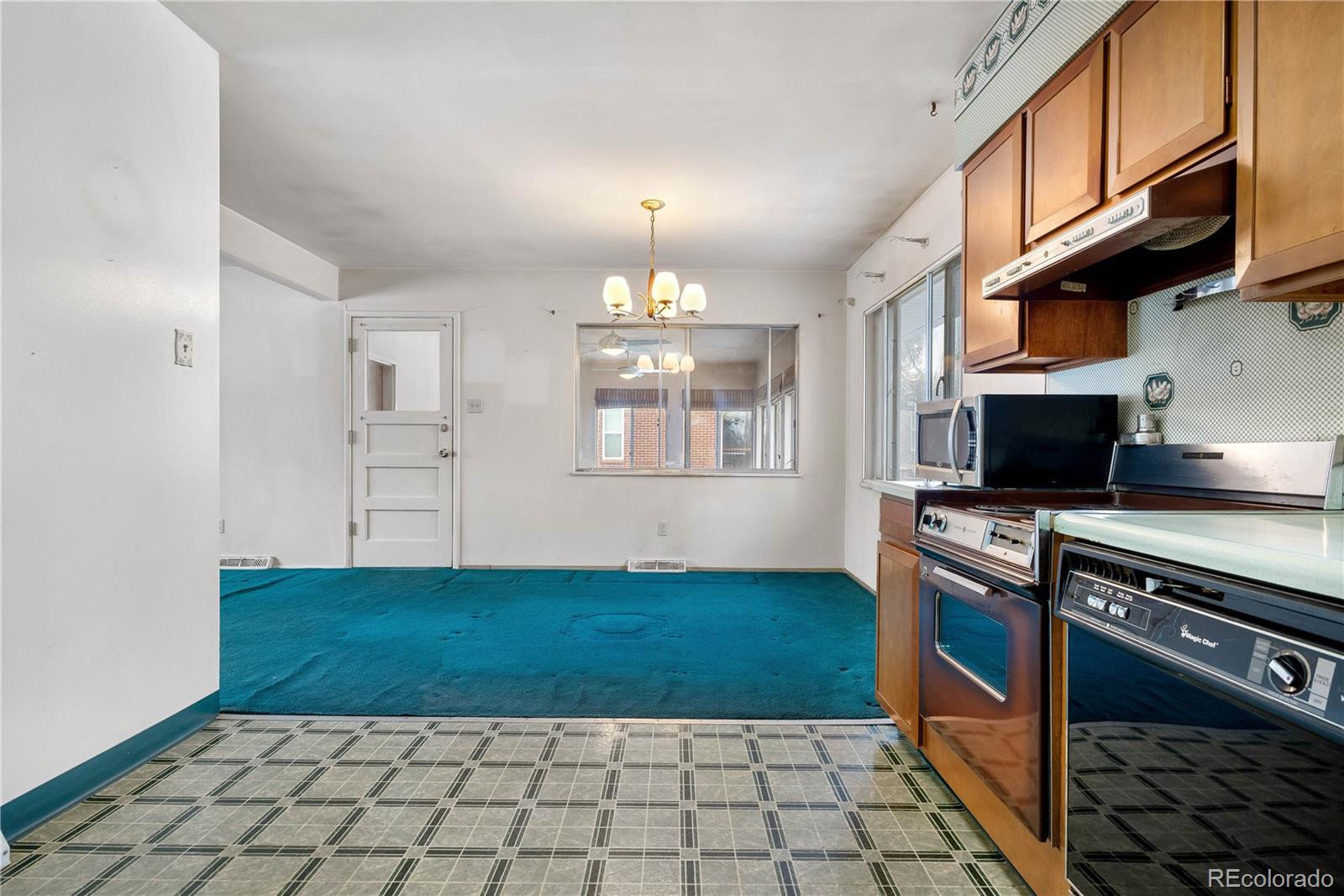 MLS Image #8 for 2842 s newport street,denver, Colorado