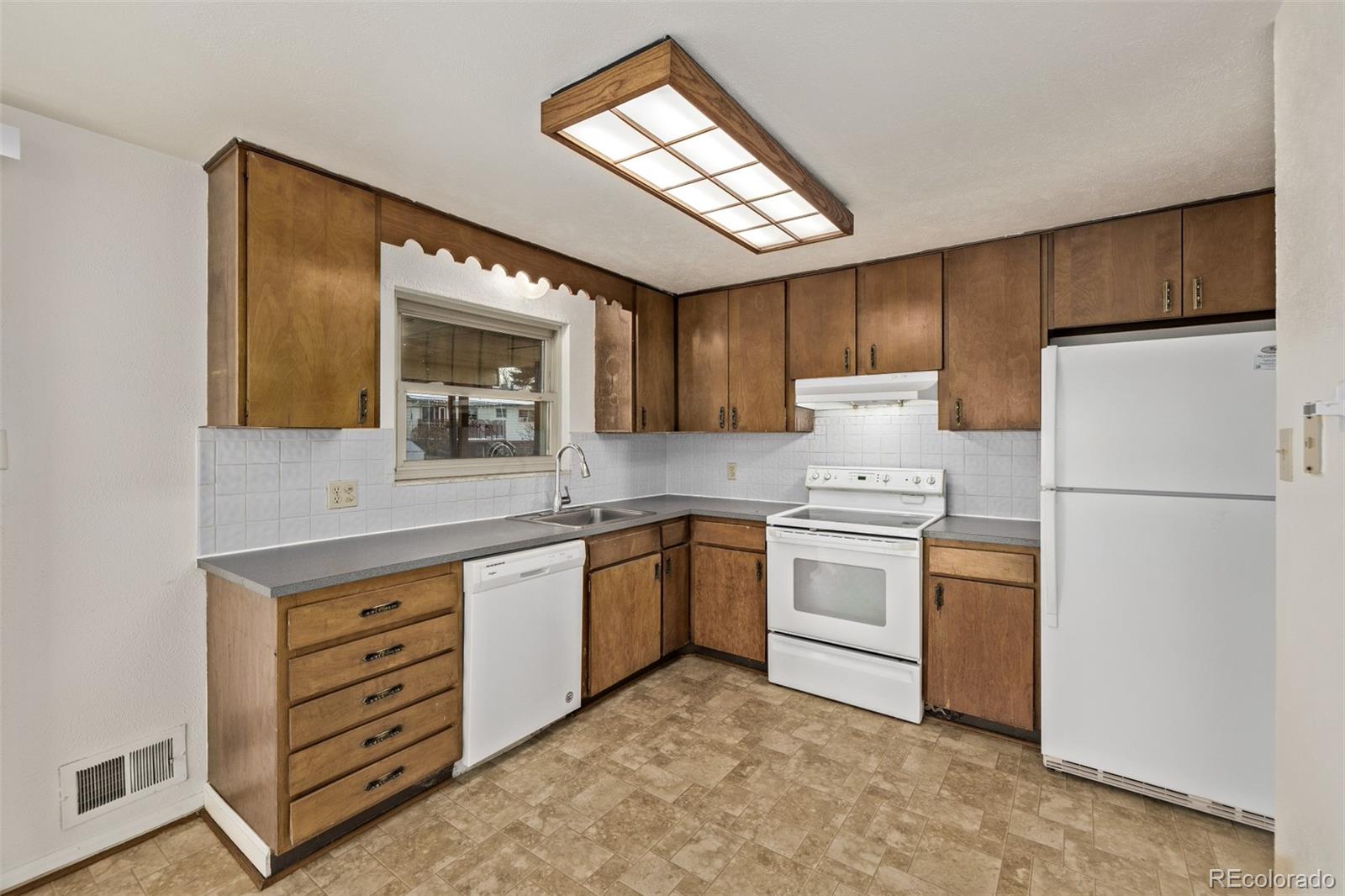 MLS Image #21 for 1520  phillips drive,northglenn, Colorado