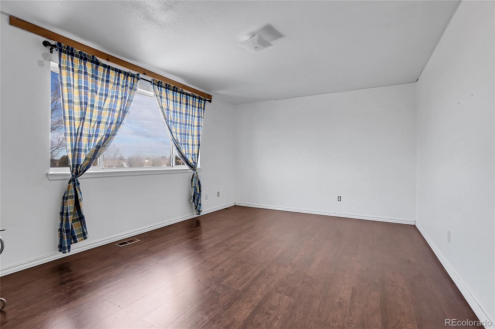 MLS Image #12 for 21455 e 44th avenue,denver, Colorado