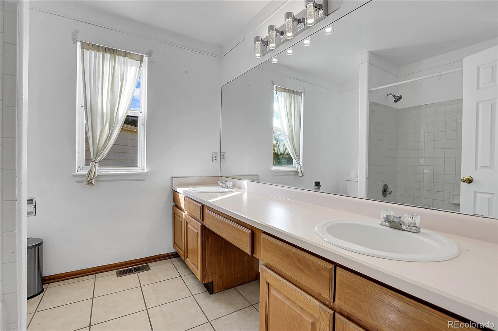 MLS Image #17 for 21455 e 44th avenue,denver, Colorado