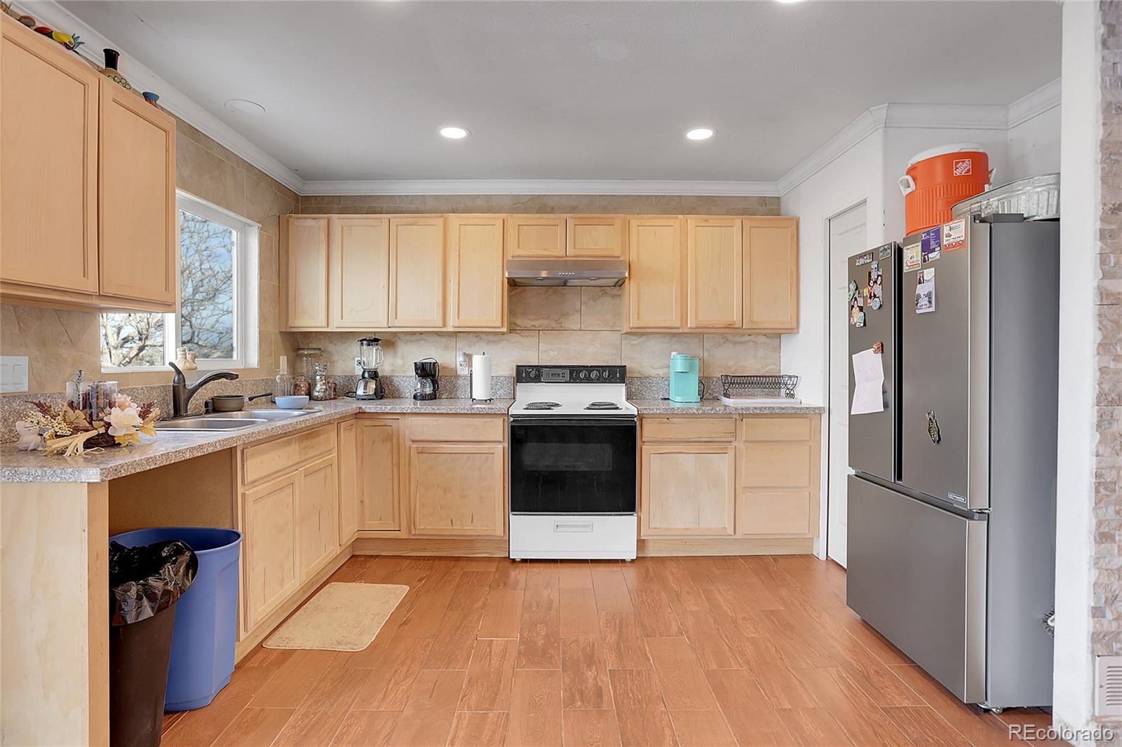 MLS Image #19 for 21455 e 44th avenue,denver, Colorado