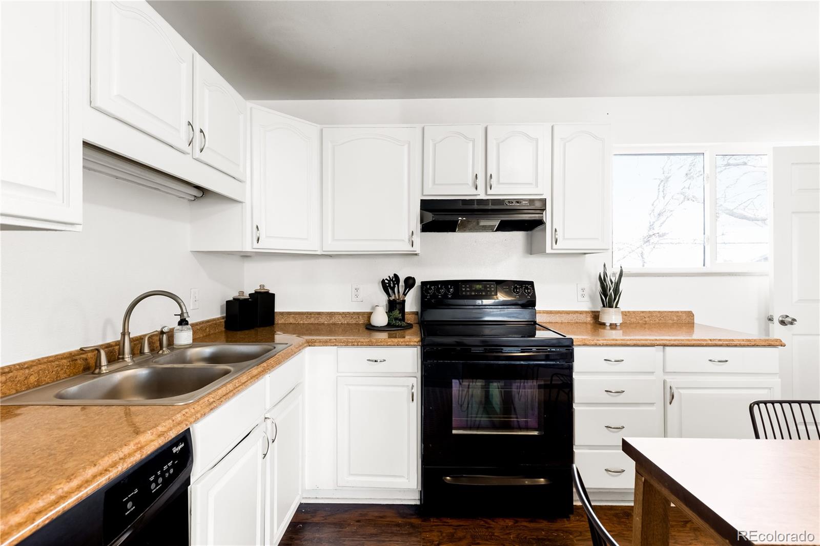 MLS Image #11 for 12901  randolph place,denver, Colorado