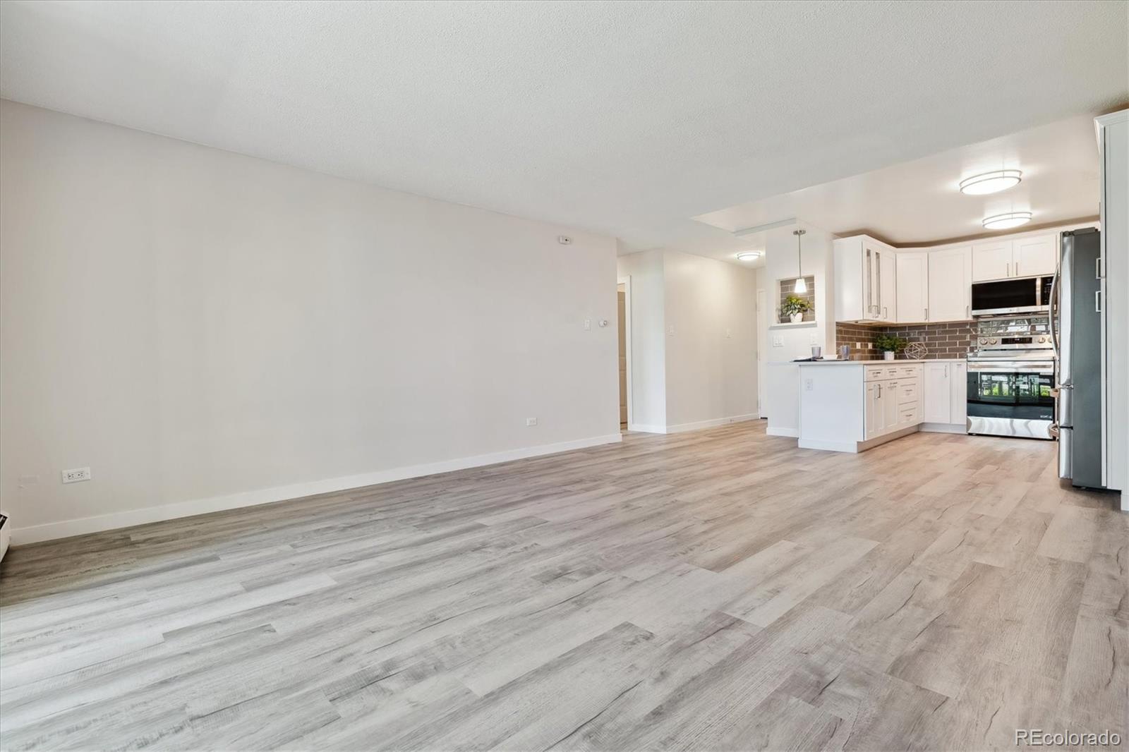 MLS Image #10 for 715 s alton way,denver, Colorado