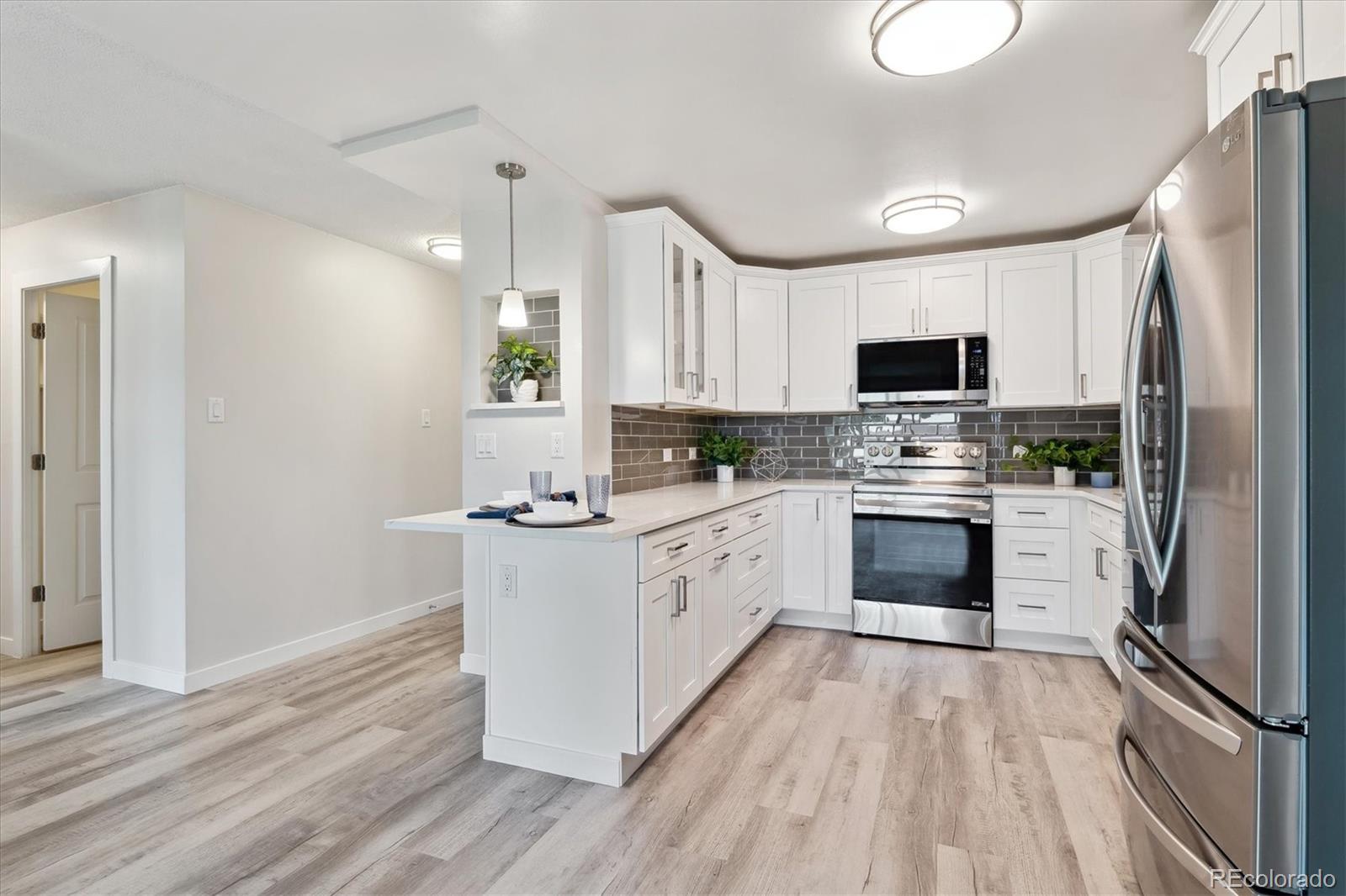 MLS Image #4 for 715 s alton way,denver, Colorado