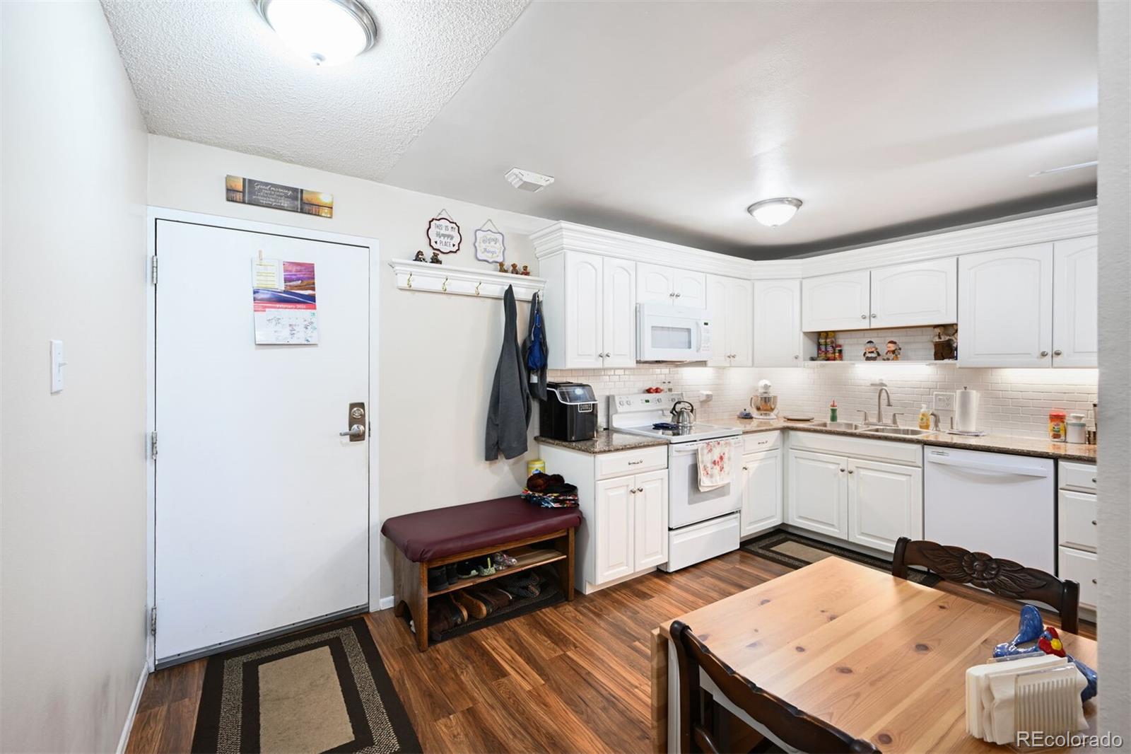 MLS Image #4 for 650 s clinton street,denver, Colorado