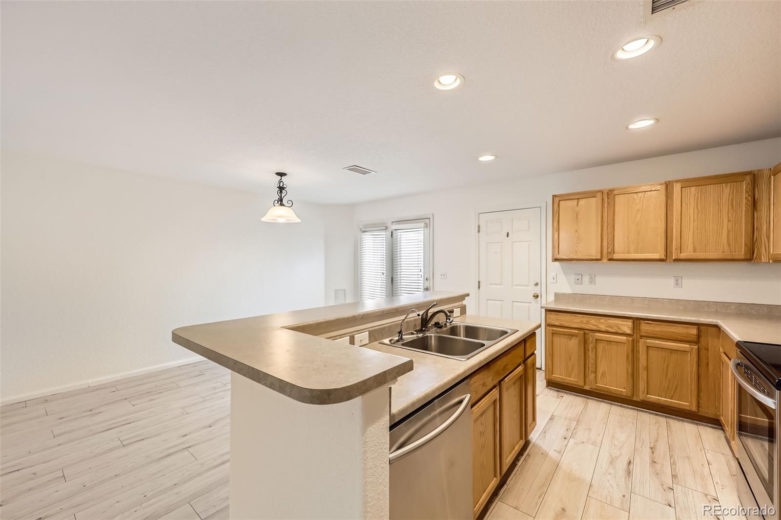 MLS Image #18 for 5833 n biscay street,denver, Colorado