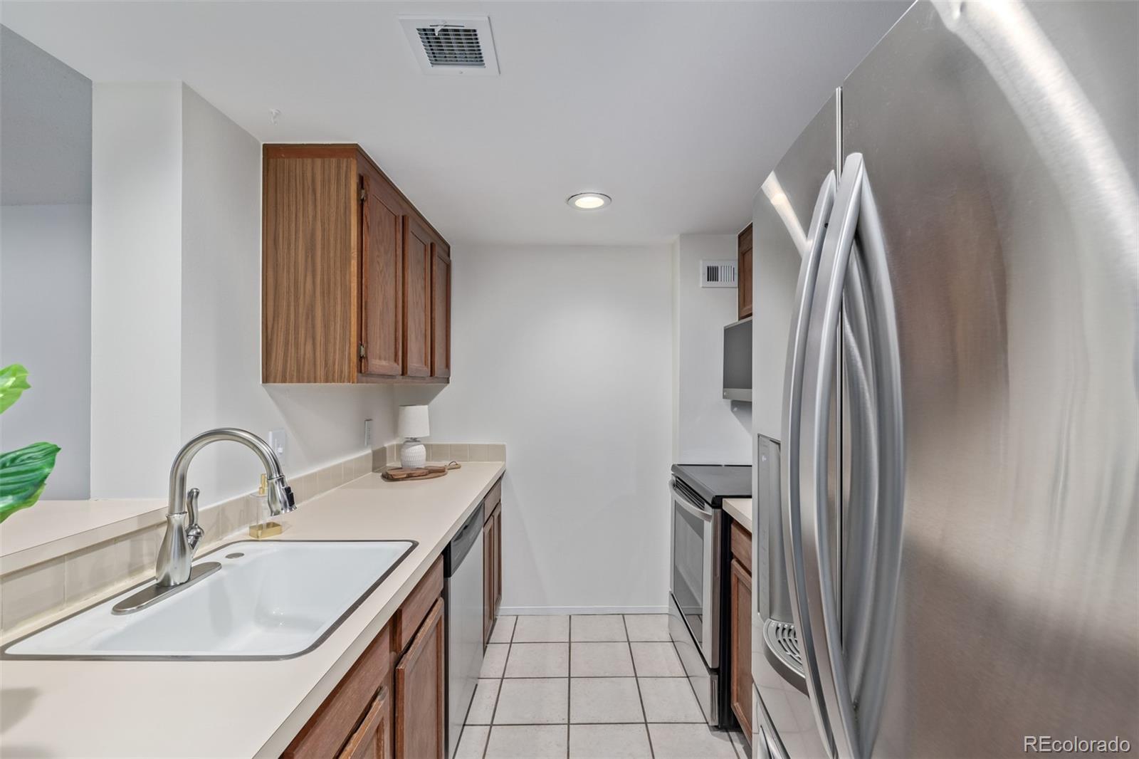 MLS Image #13 for 1777  larimer street 2209,denver, Colorado