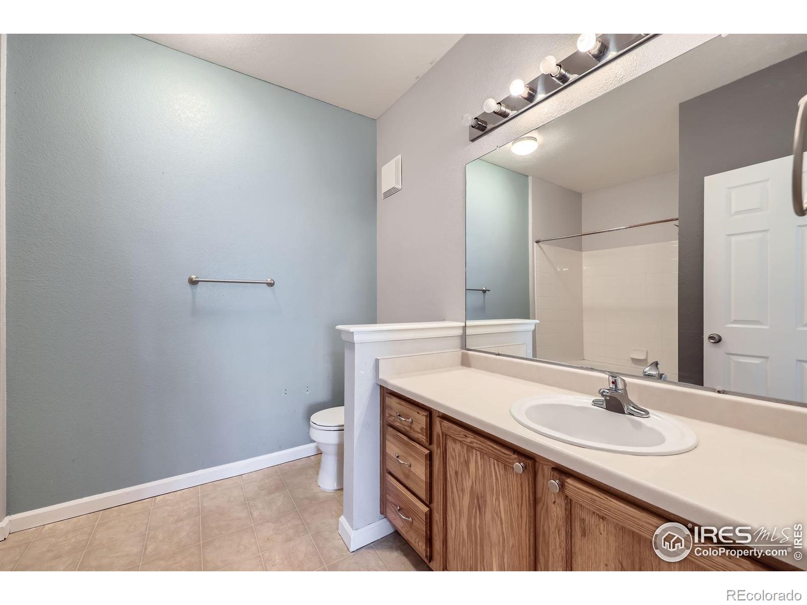 MLS Image #14 for 5756 n genoa way 205,aurora, Colorado