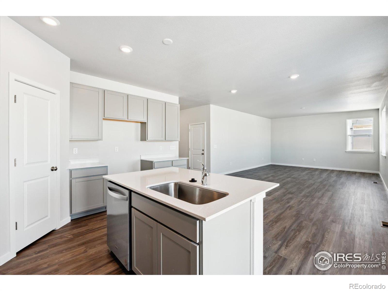 MLS Image #12 for 810  mesic lane,windsor, Colorado