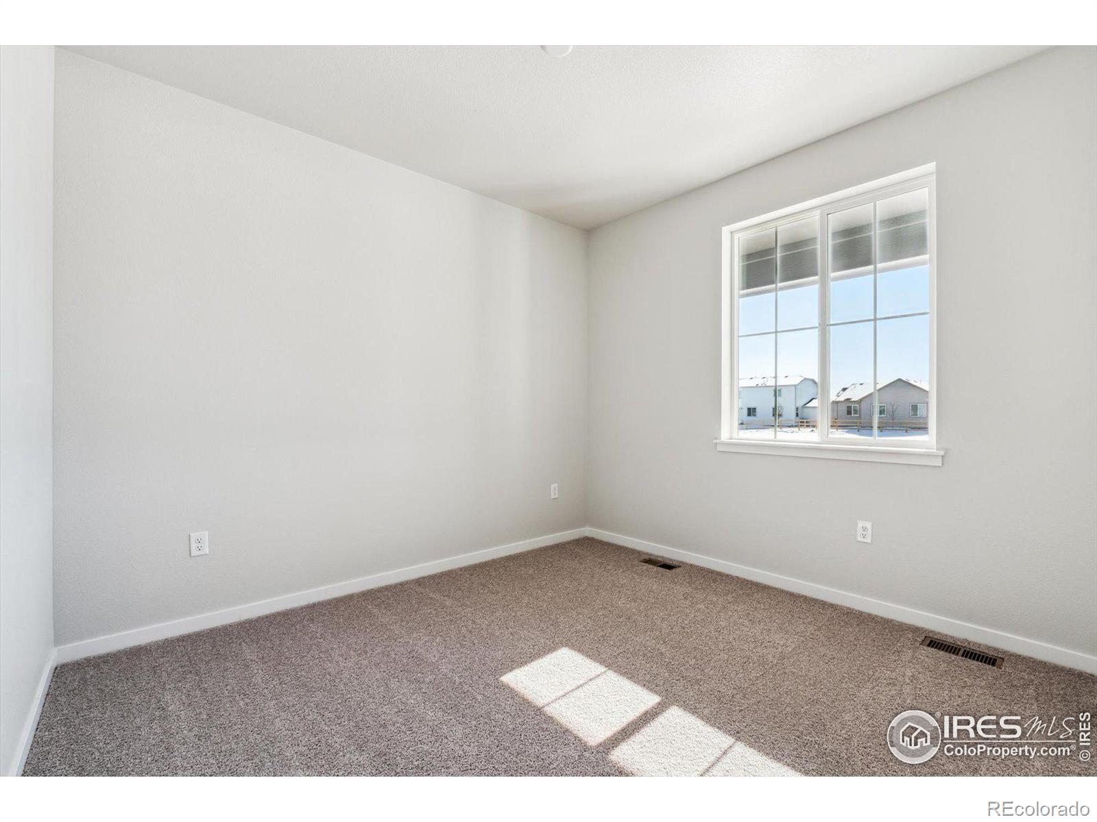 MLS Image #3 for 826  mesic lane,windsor, Colorado