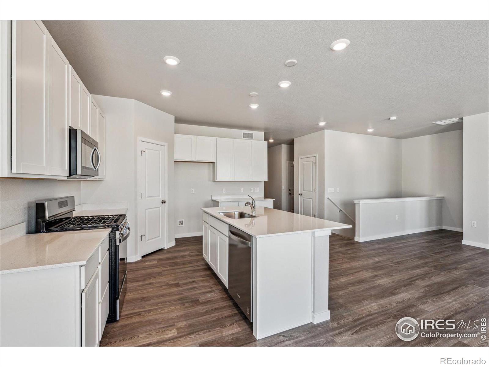 MLS Image #8 for 826  mesic lane,windsor, Colorado