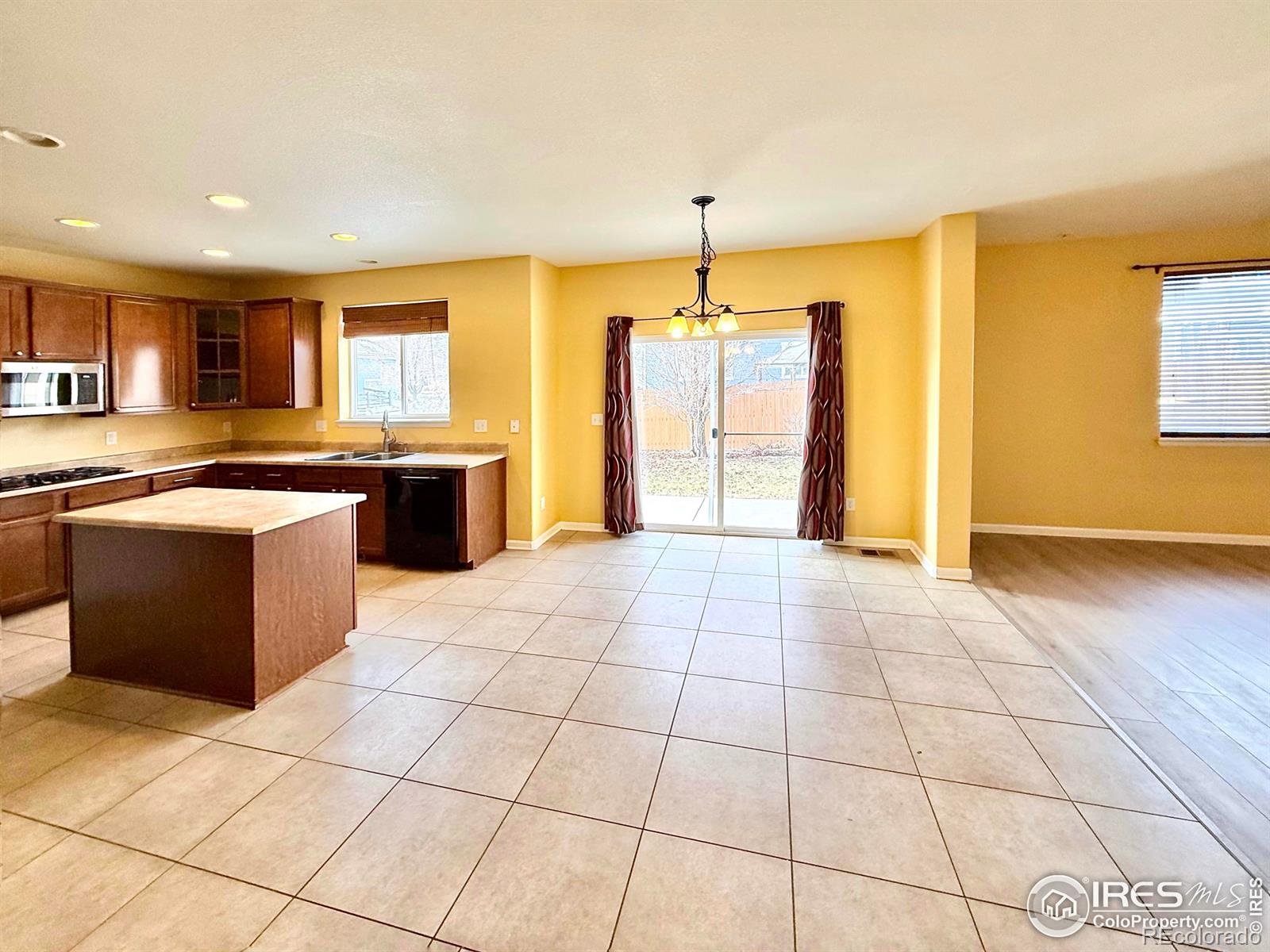 MLS Image #5 for 9821  mobile street,commerce city, Colorado