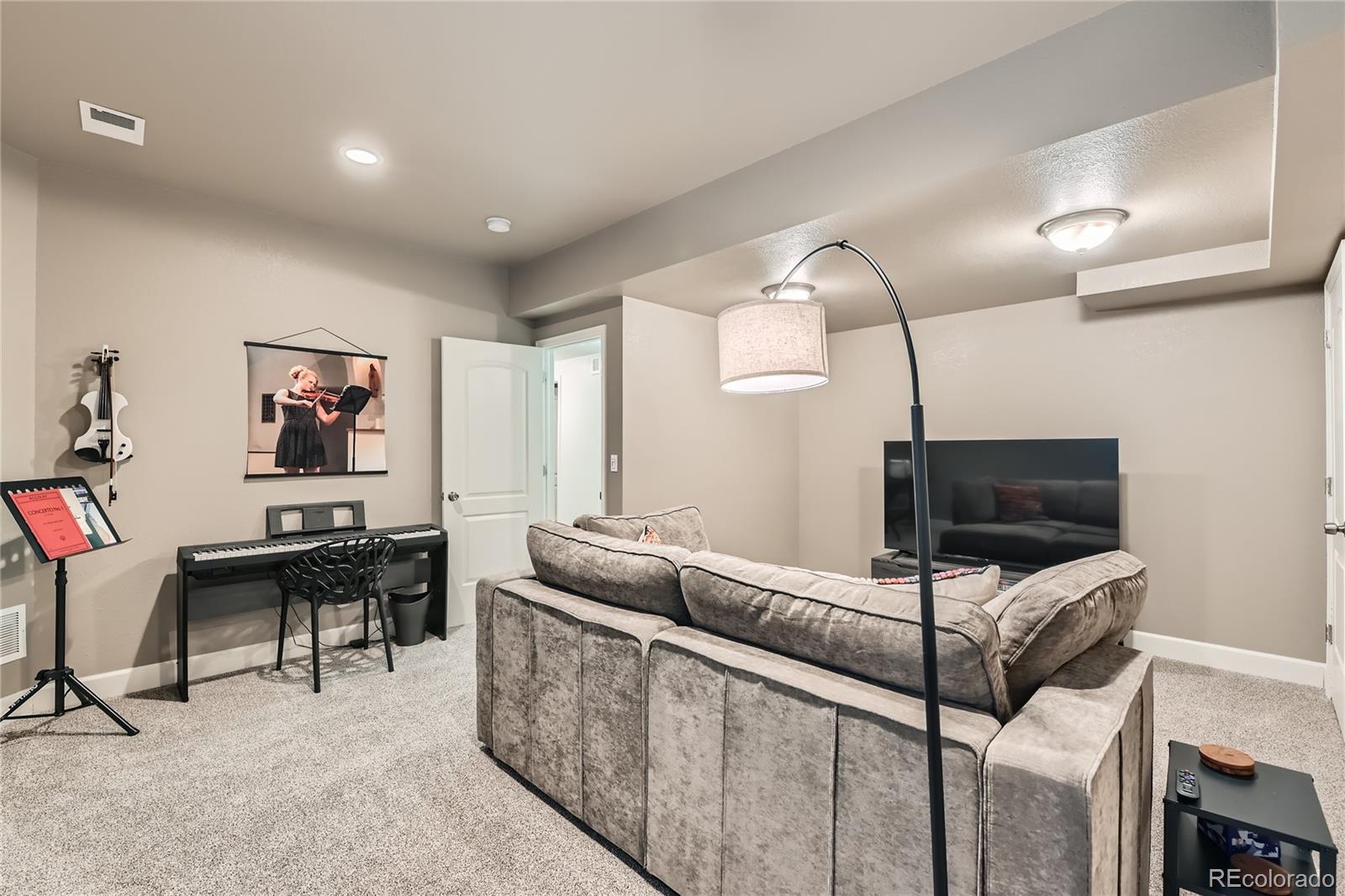 MLS Image #18 for 8036 e 53rd drive,denver, Colorado