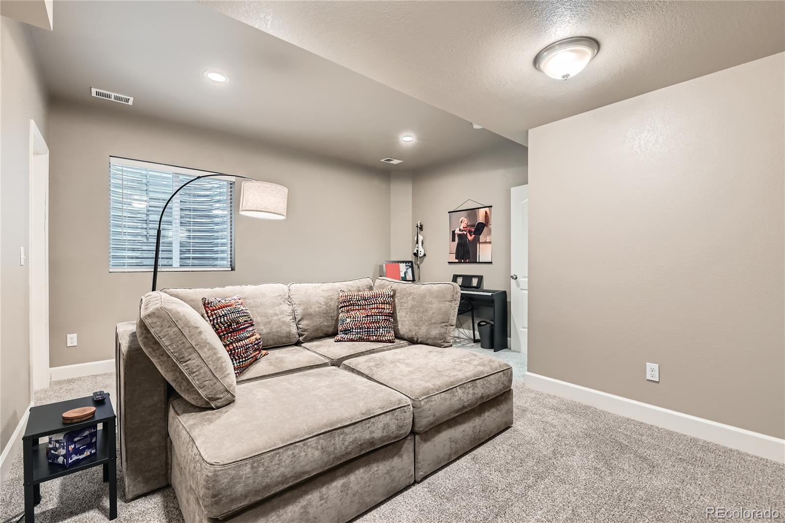 MLS Image #19 for 8036 e 53rd drive,denver, Colorado