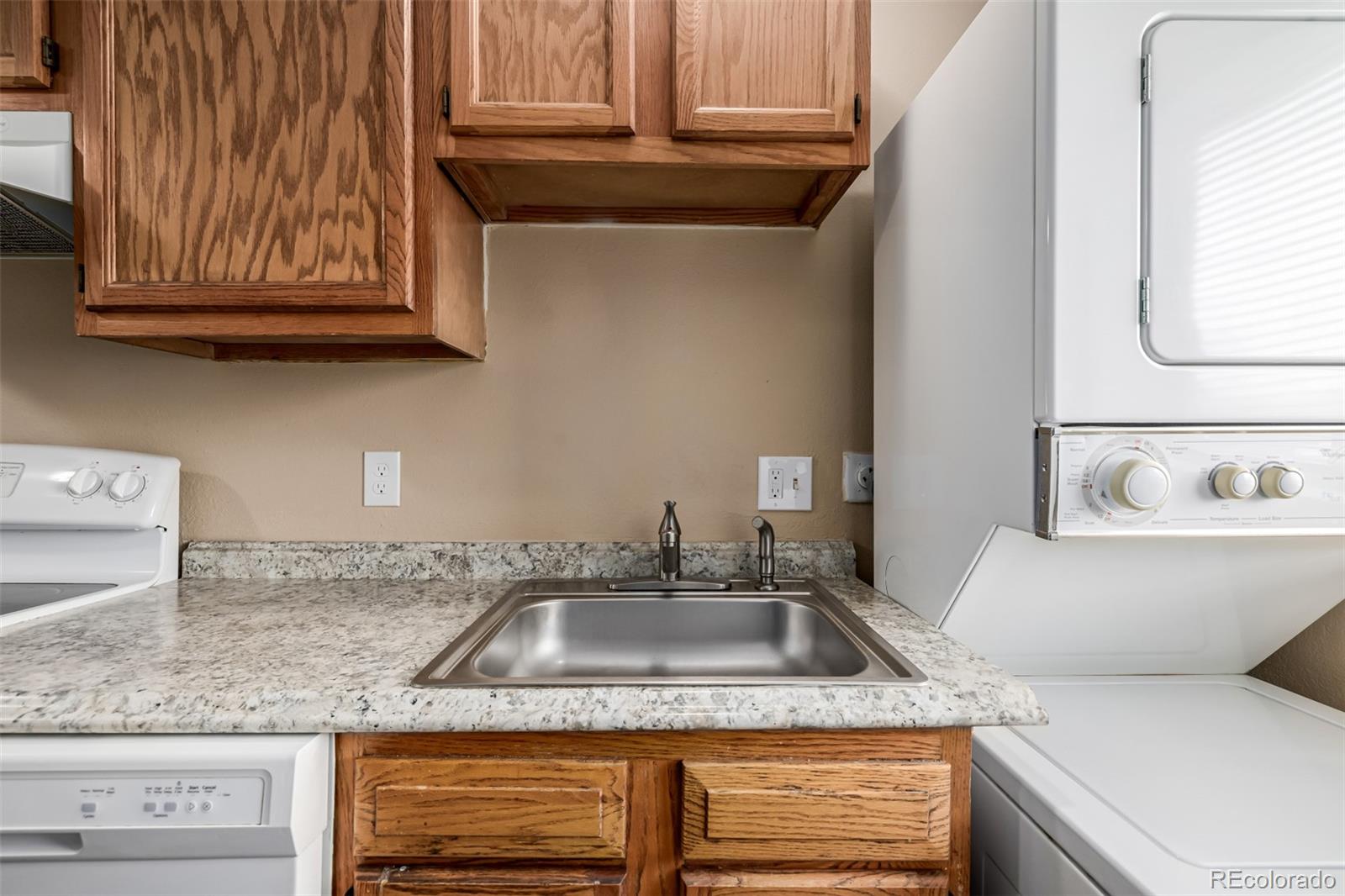 MLS Image #10 for 1180  yosemite street,denver, Colorado