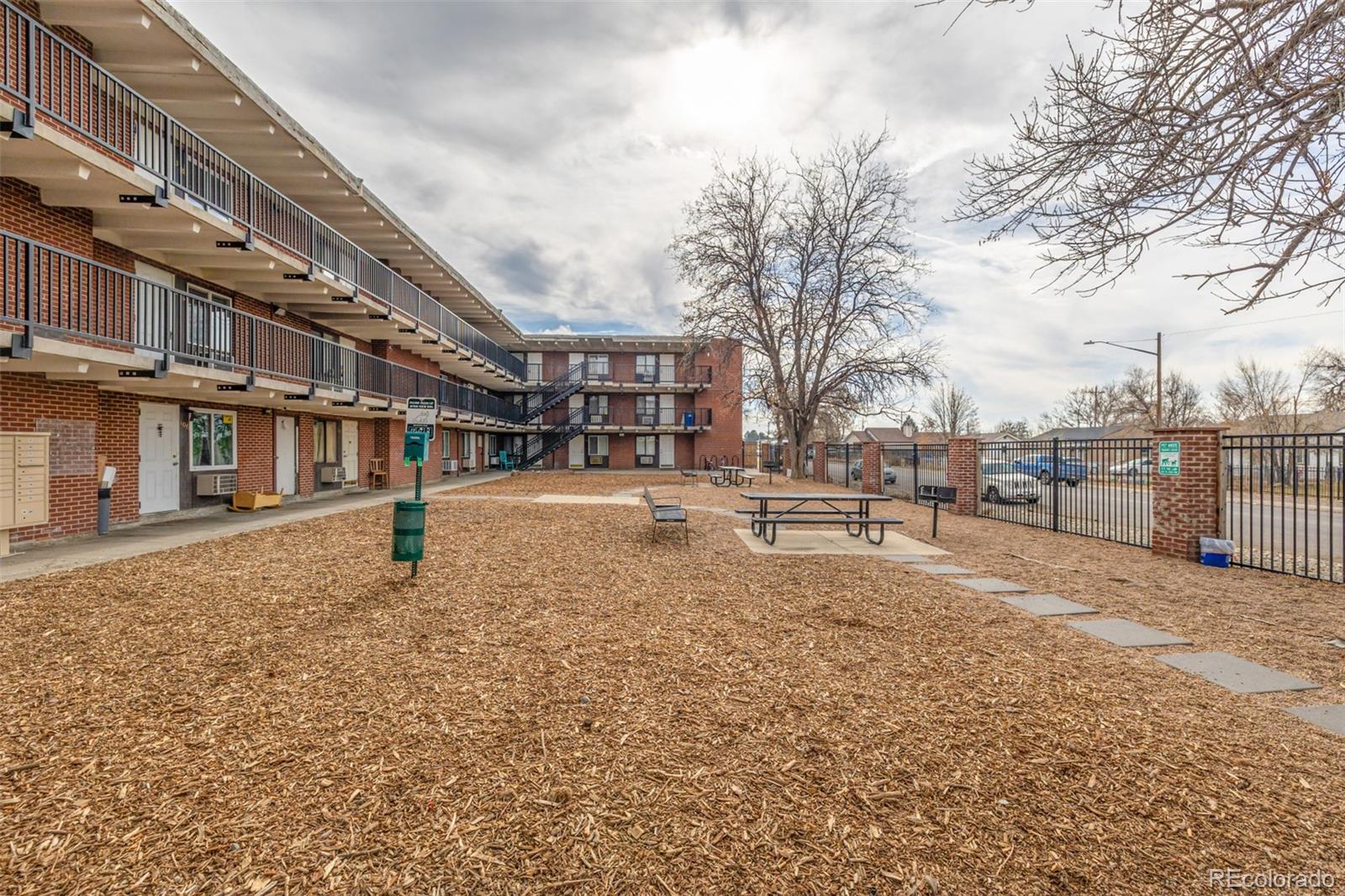 MLS Image #19 for 1180  yosemite street,denver, Colorado