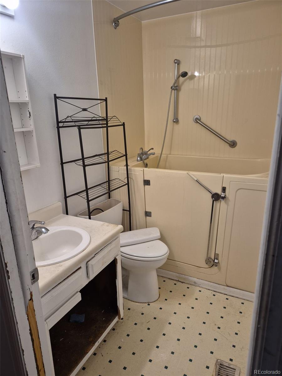 MLS Image #8 for 2597 s dillon street,aurora, Colorado