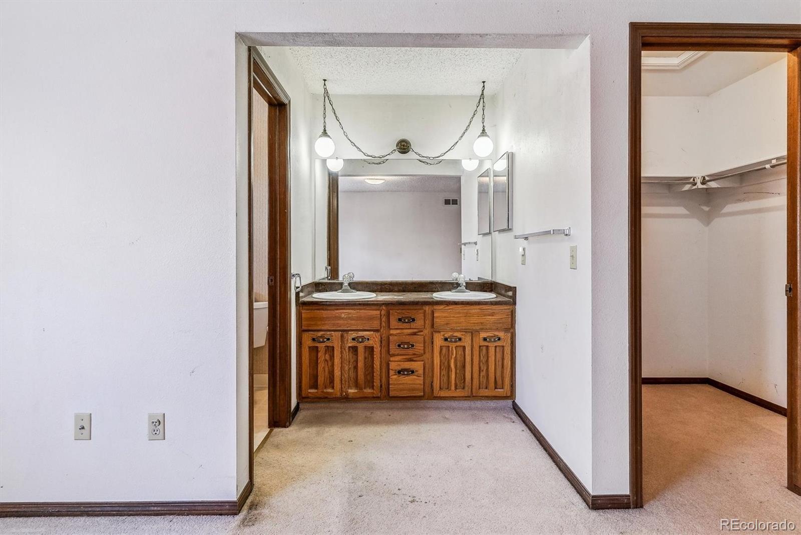 MLS Image #8 for 4604 s raleigh street,denver, Colorado