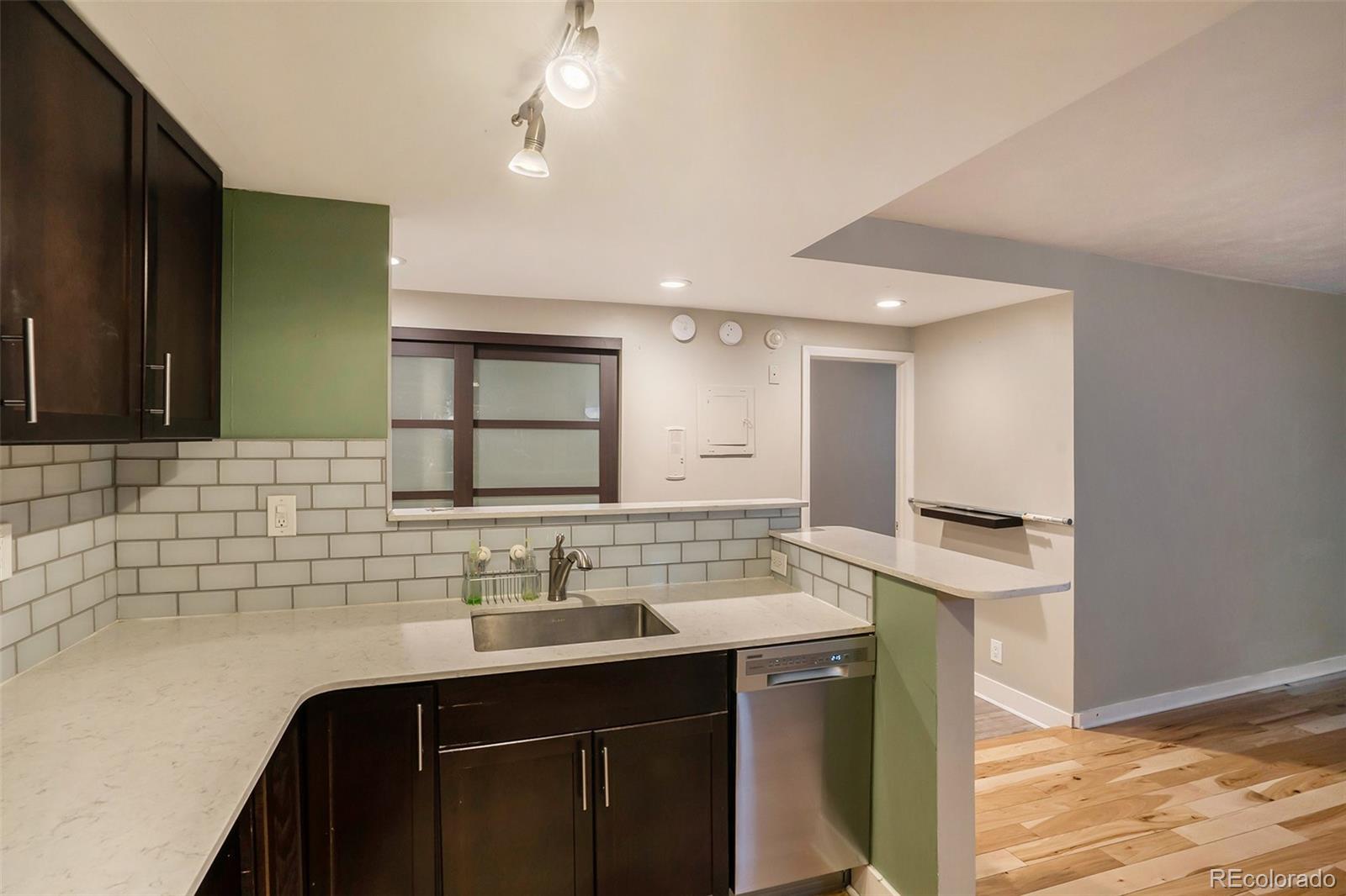 MLS Image #2 for 830 n sherman street,denver, Colorado