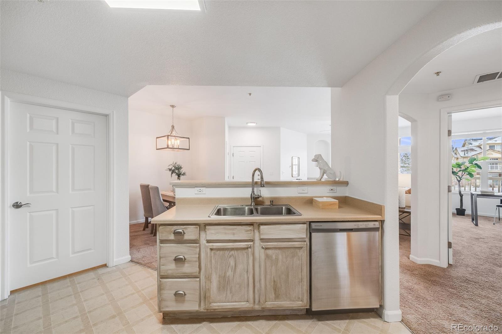 MLS Image #14 for 5726 n genoa way,aurora, Colorado