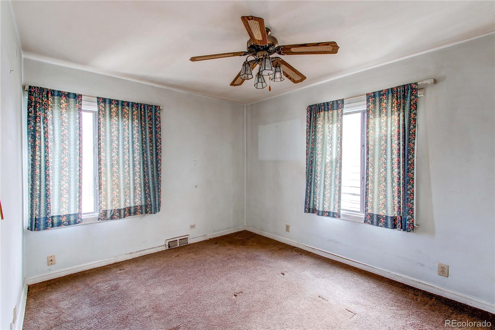 MLS Image #20 for 2600 s downing street,denver, Colorado