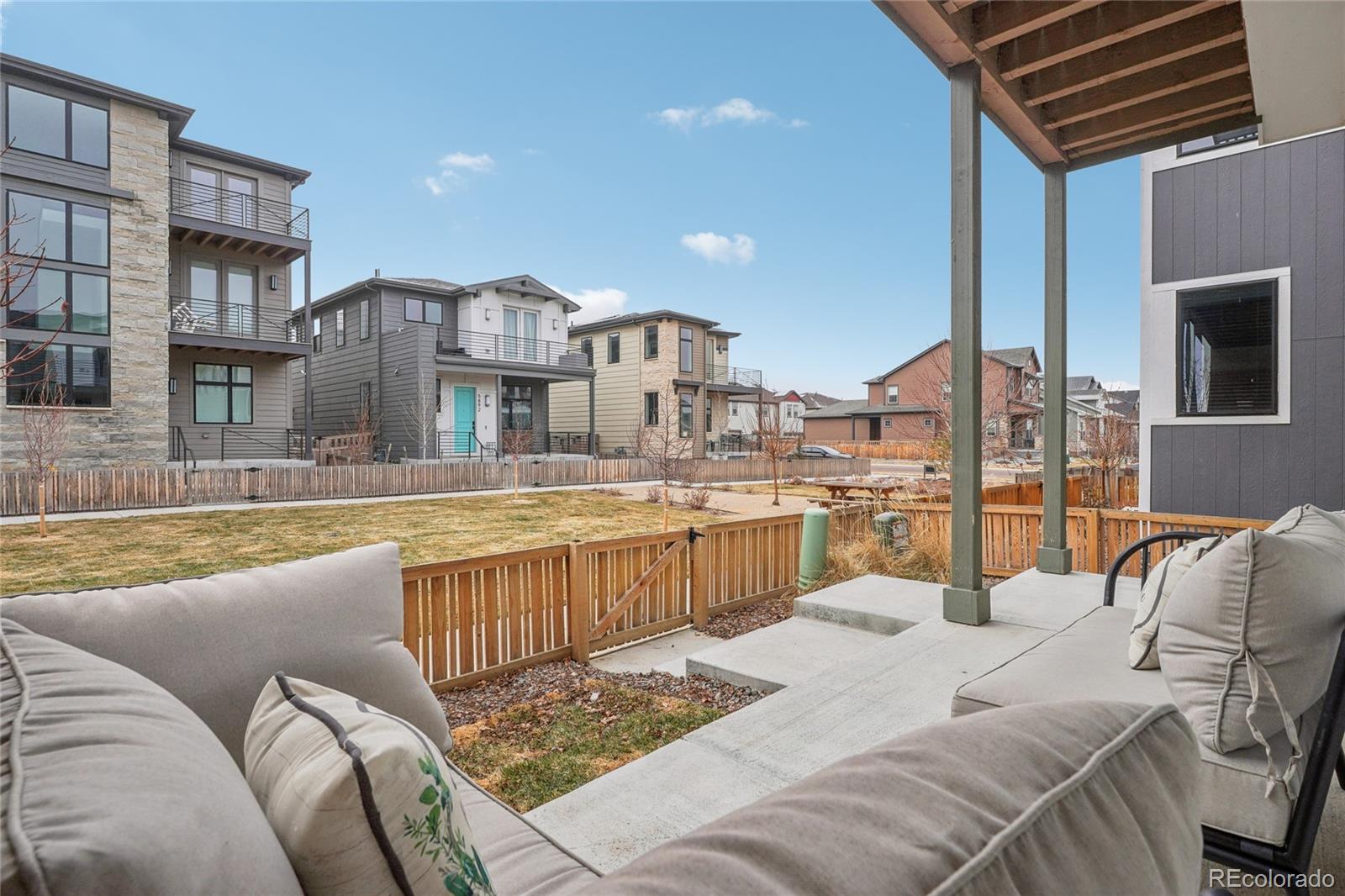 MLS Image #3 for 5904 n perth street,aurora, Colorado