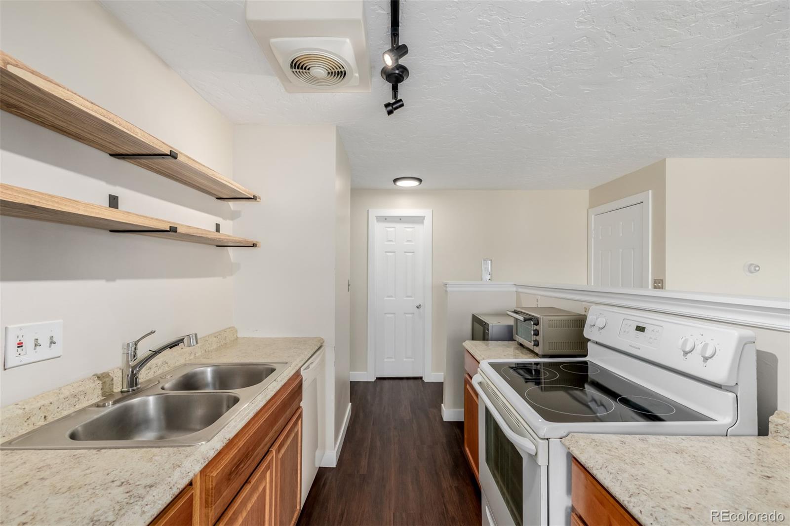 MLS Image #9 for 310 s ames street 11,lakewood, Colorado