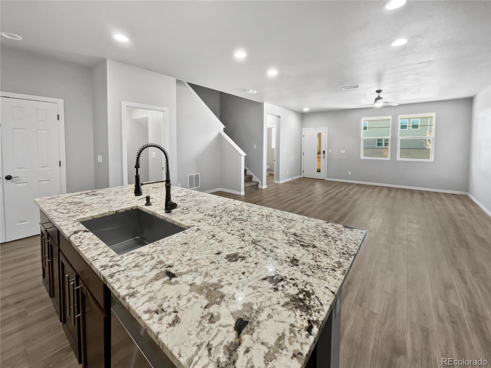 MLS Image #10 for 4758  kittredge street,denver, Colorado