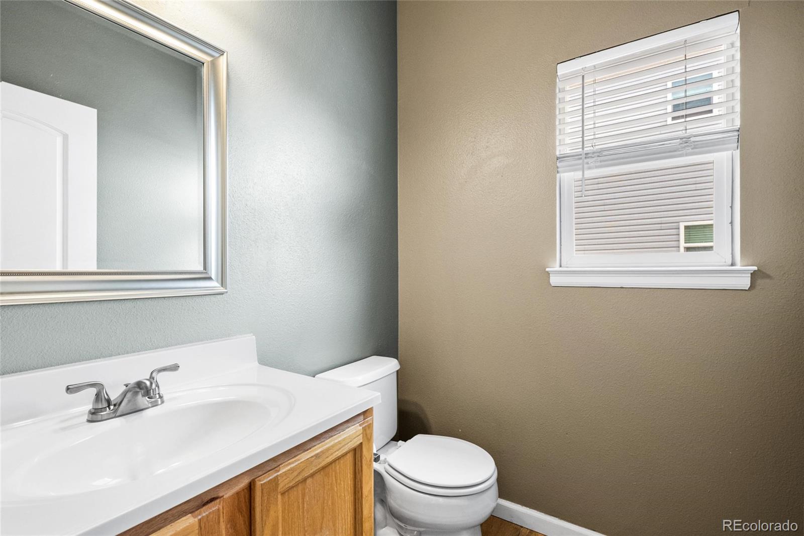 MLS Image #8 for 19045 e ithaca place,aurora, Colorado