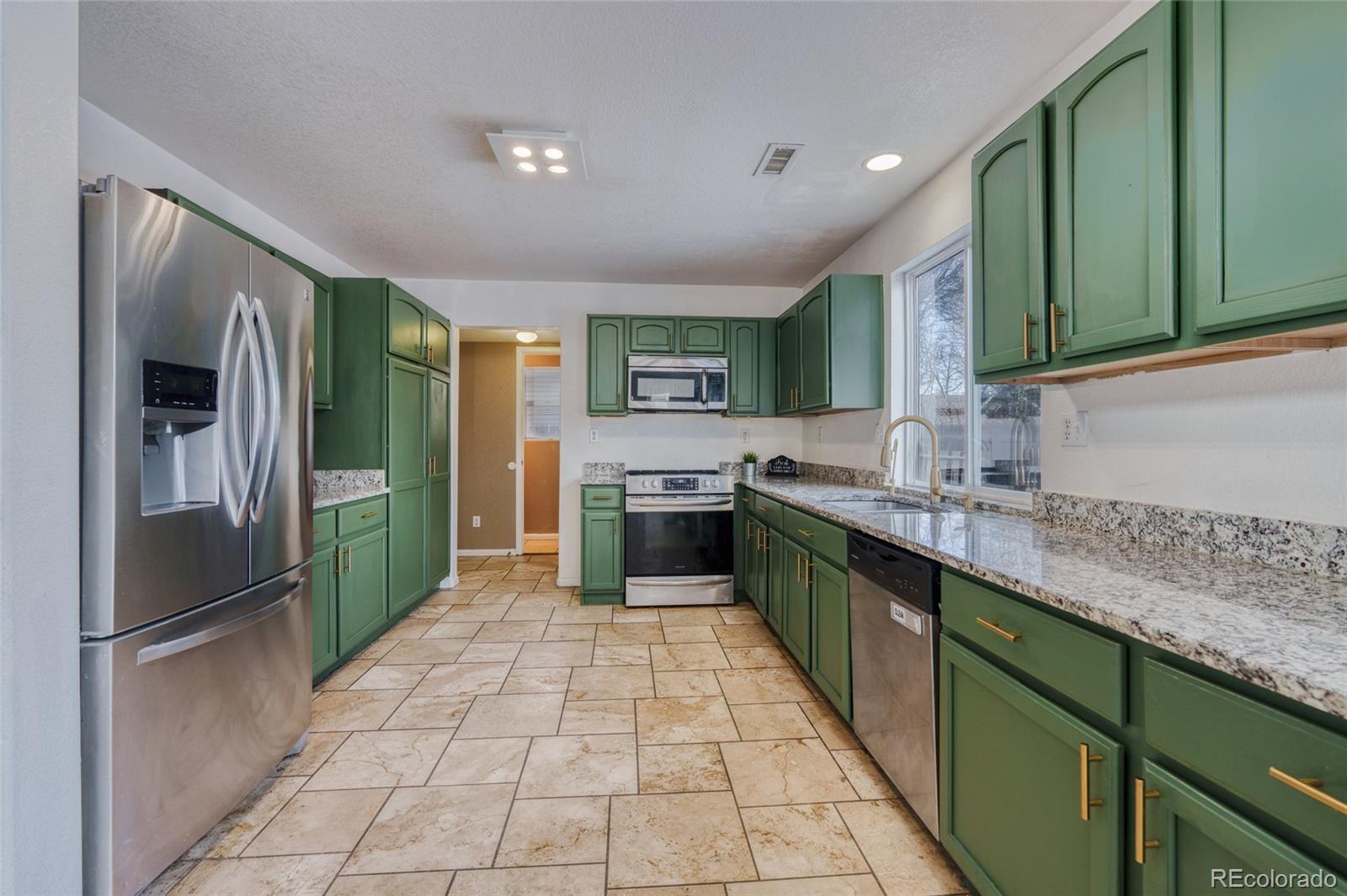 MLS Image #6 for 15333 e 98th place,commerce city, Colorado