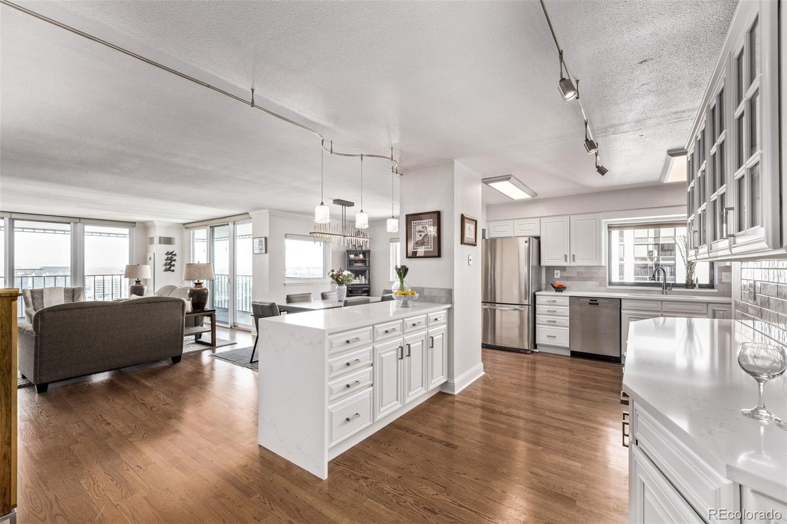 MLS Image #13 for 1551  larimer street,denver, Colorado