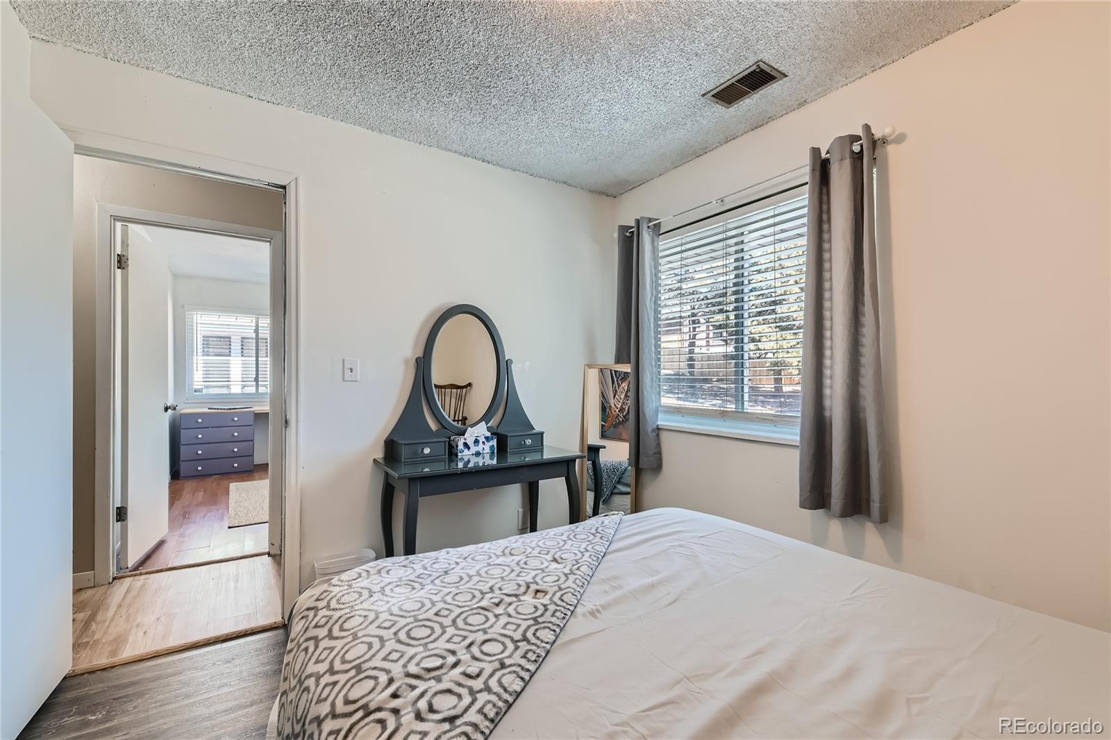 MLS Image #17 for 9943  croke drive,denver, Colorado