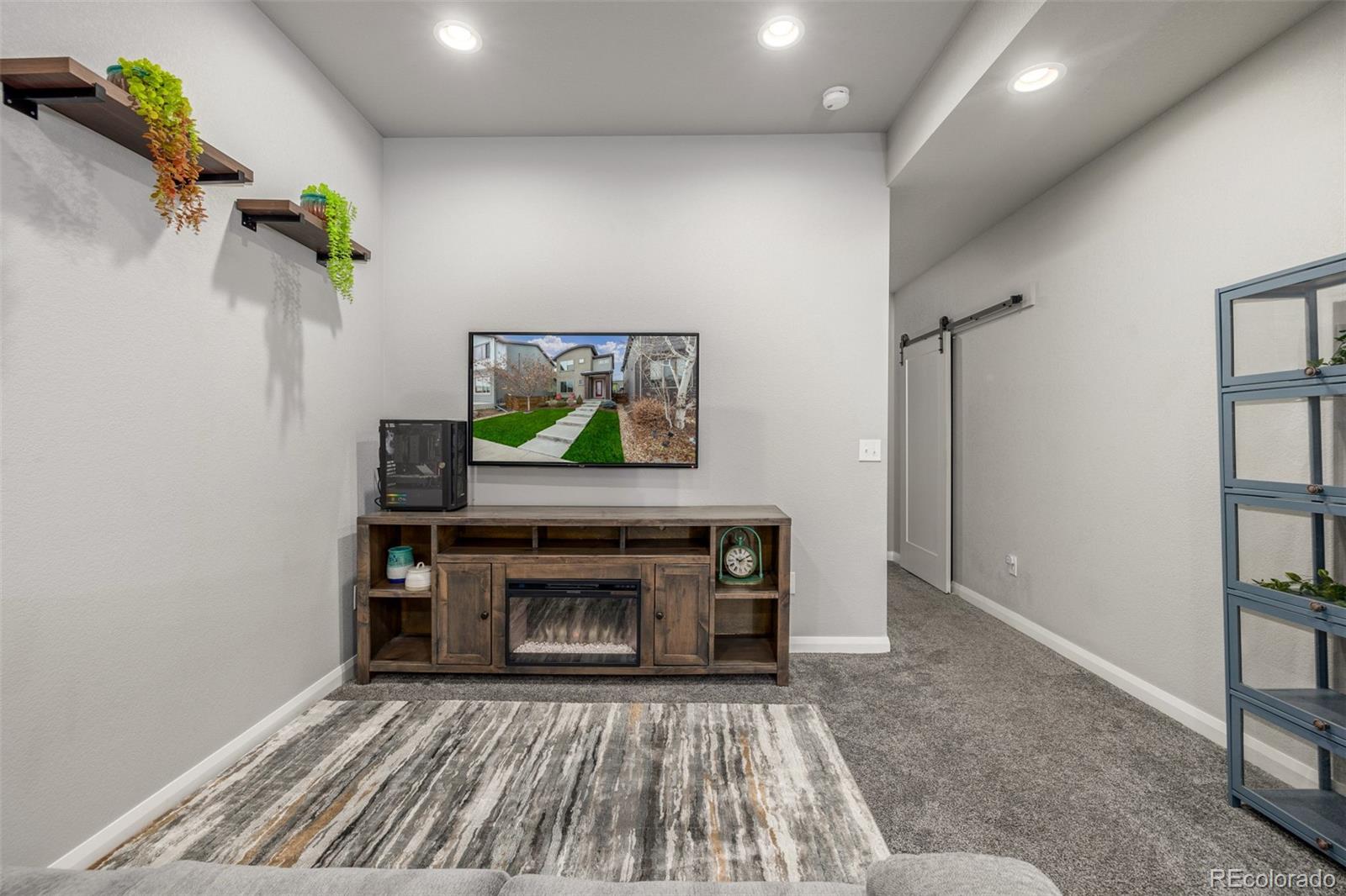 MLS Image #18 for 6777  larsh drive,denver, Colorado