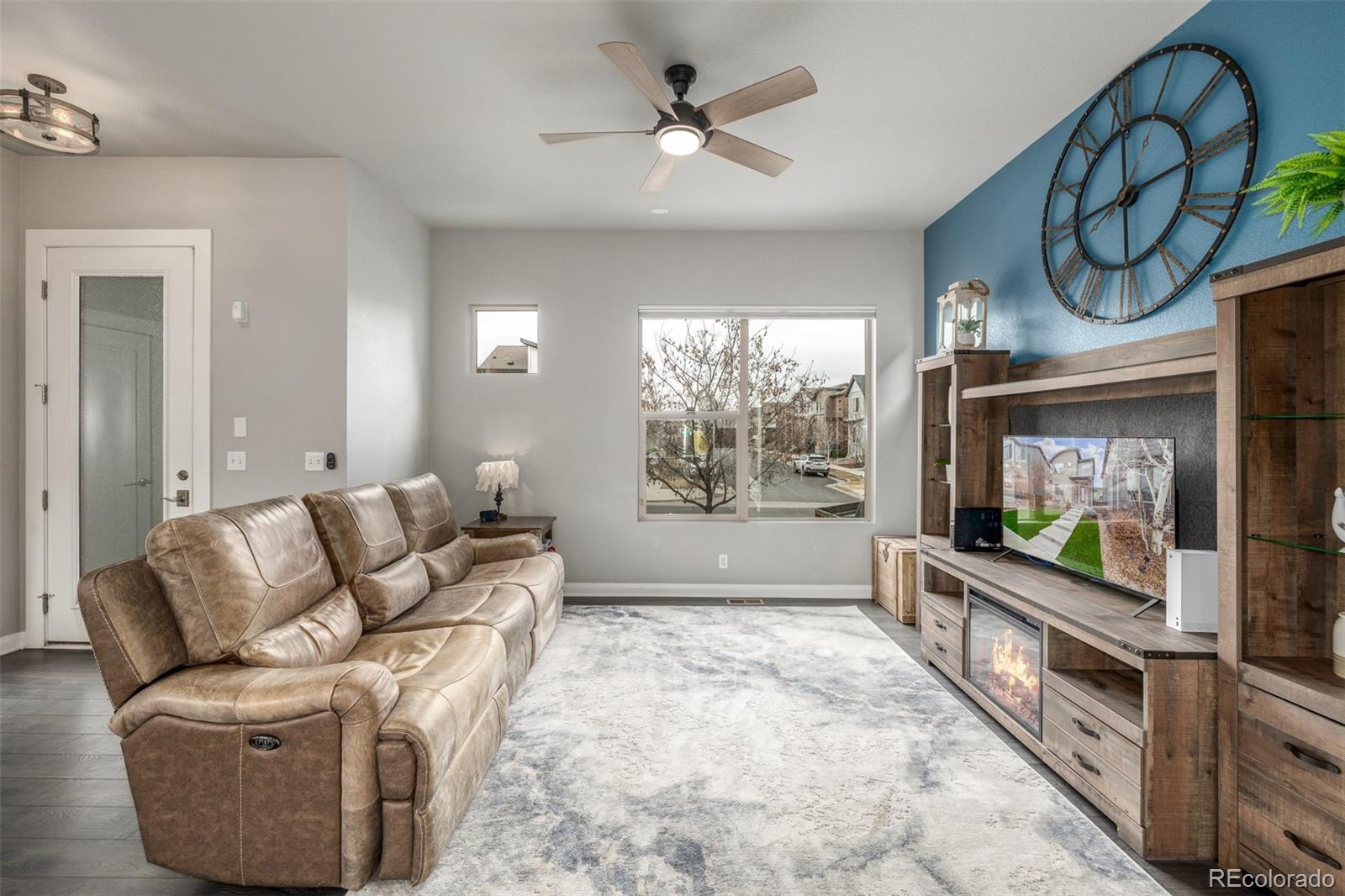 MLS Image #4 for 6777  larsh drive,denver, Colorado