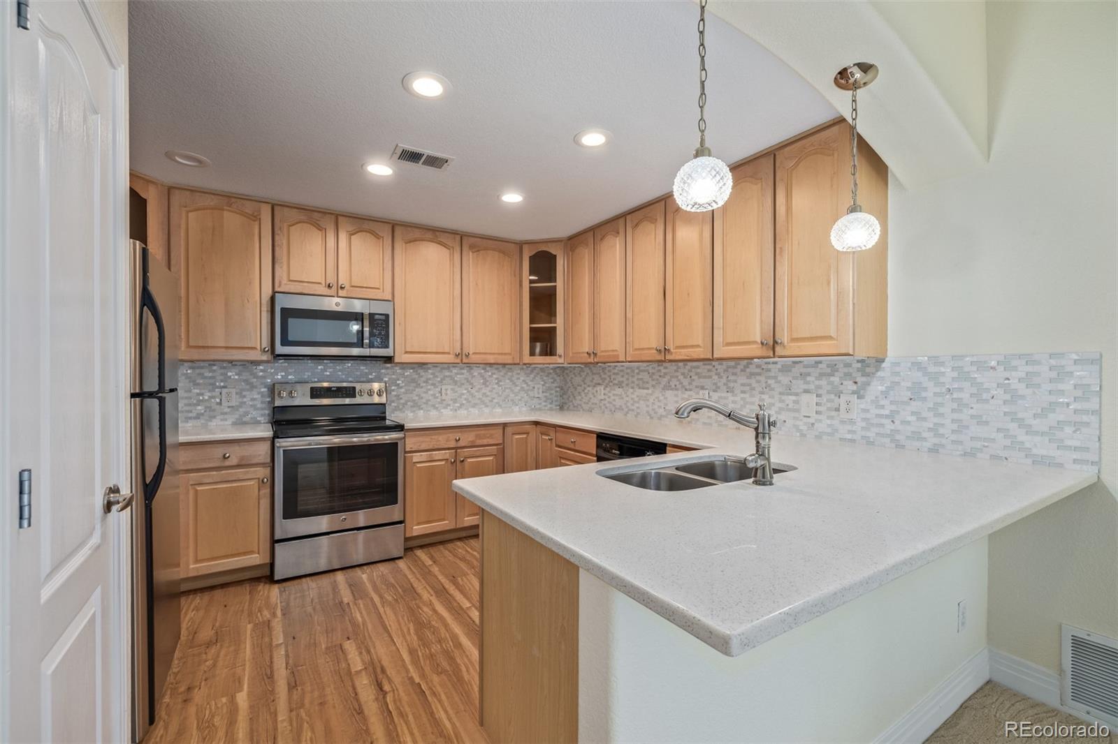 MLS Image #20 for 290  poplar street a,denver, Colorado