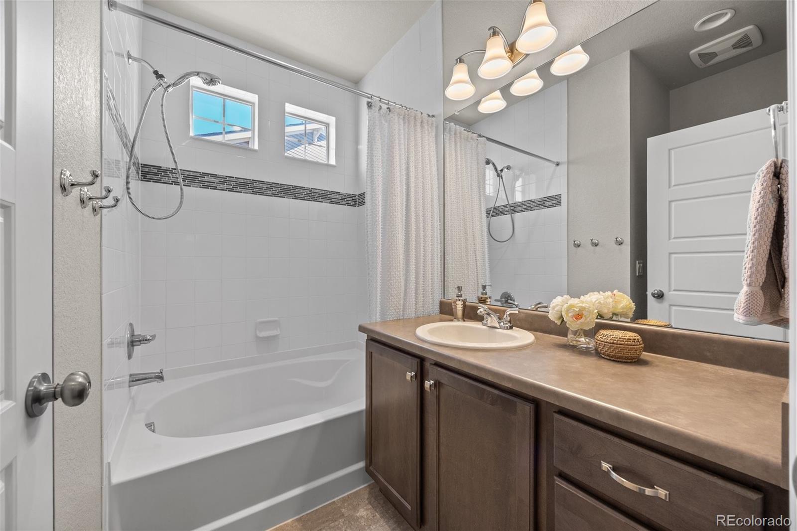 MLS Image #21 for 20162 e 53rd place,denver, Colorado