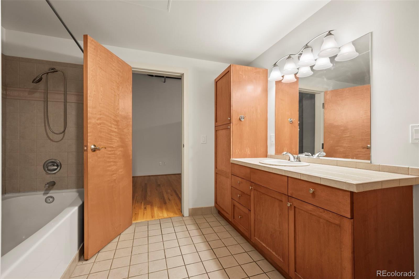 MLS Image #15 for 1800  lawrence street 408,denver, Colorado