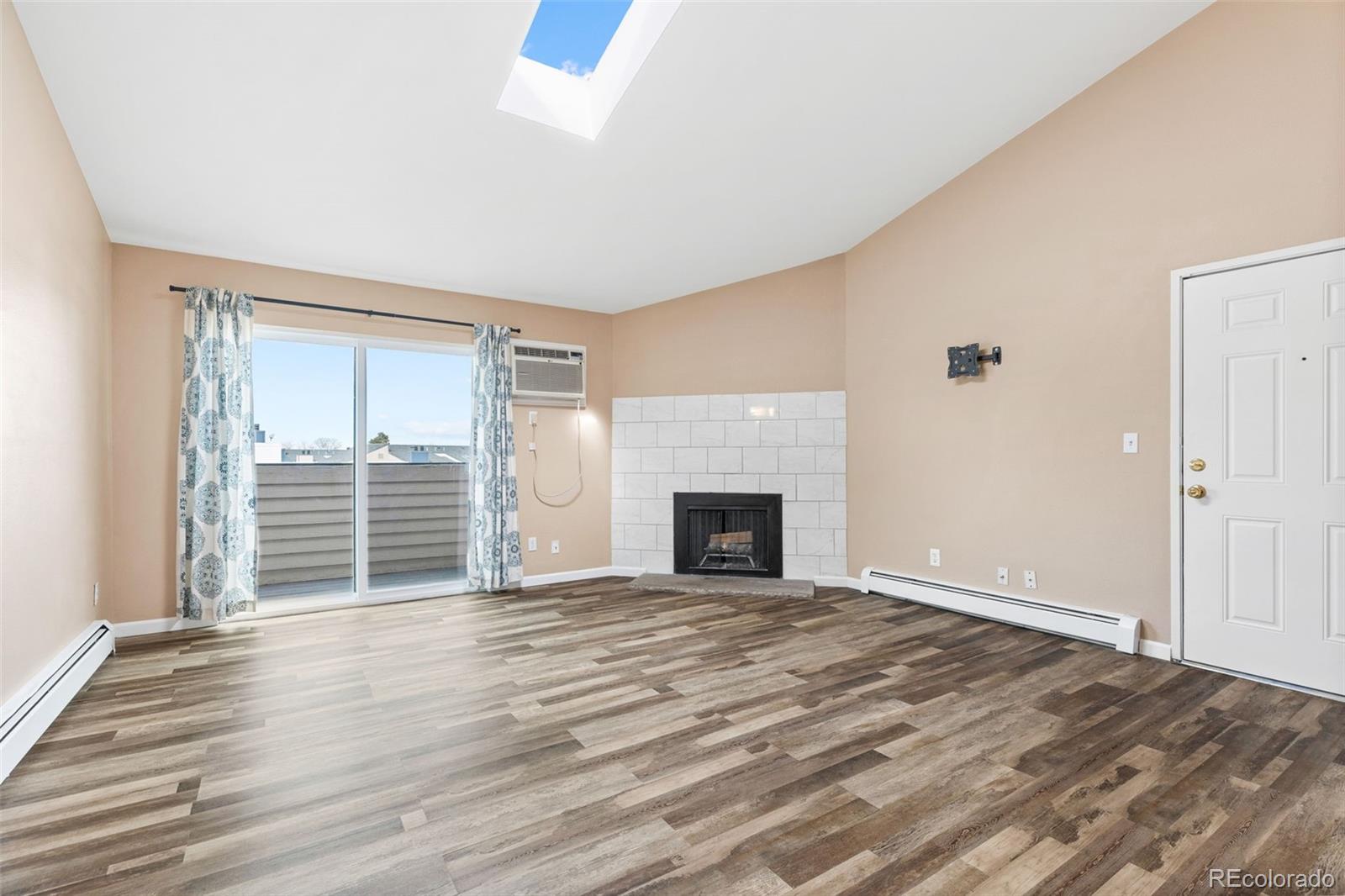 MLS Image #4 for 10150 e virginia avenue,denver, Colorado