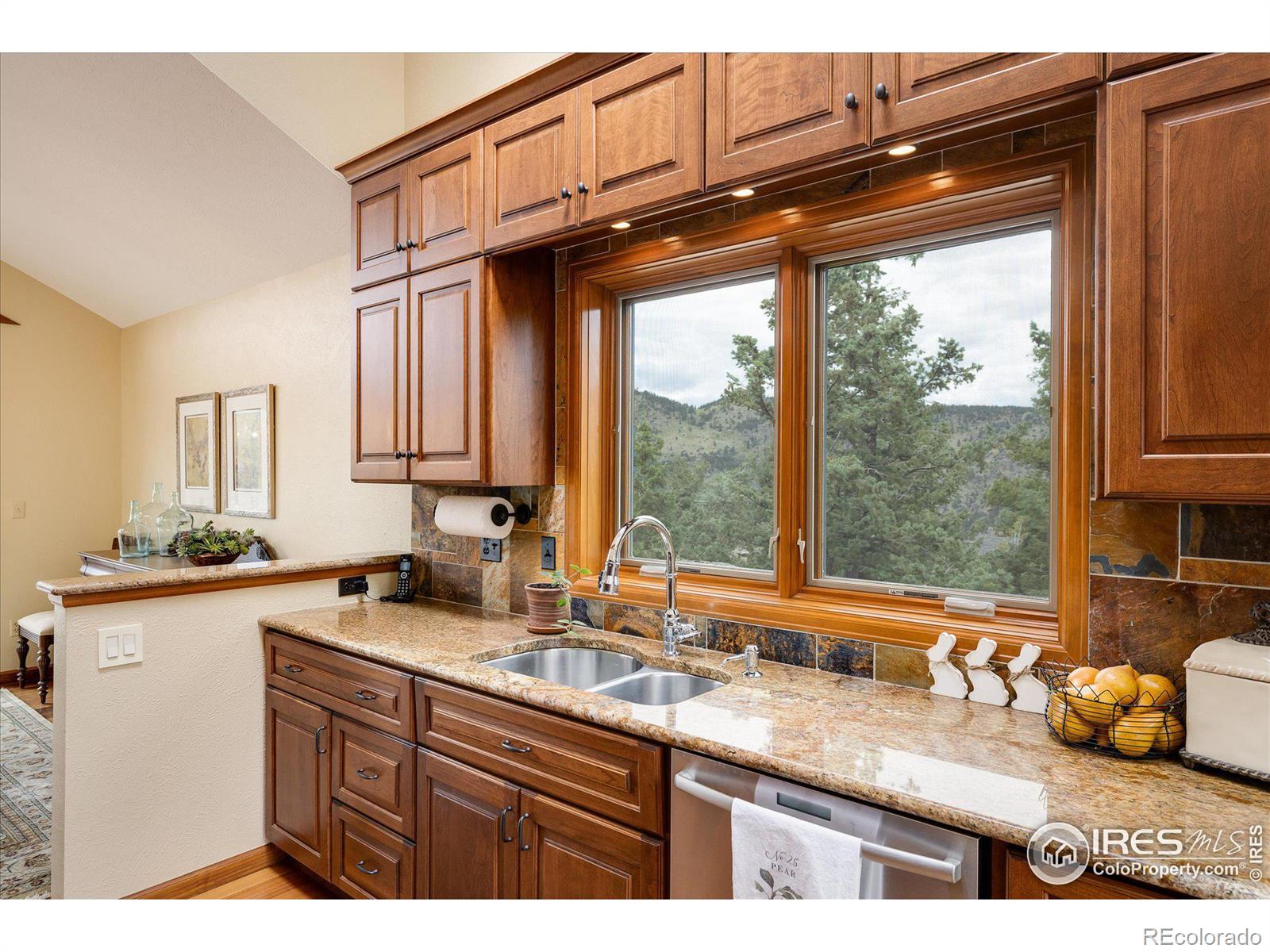 MLS Image #11 for 302  deer trail circle,boulder, Colorado