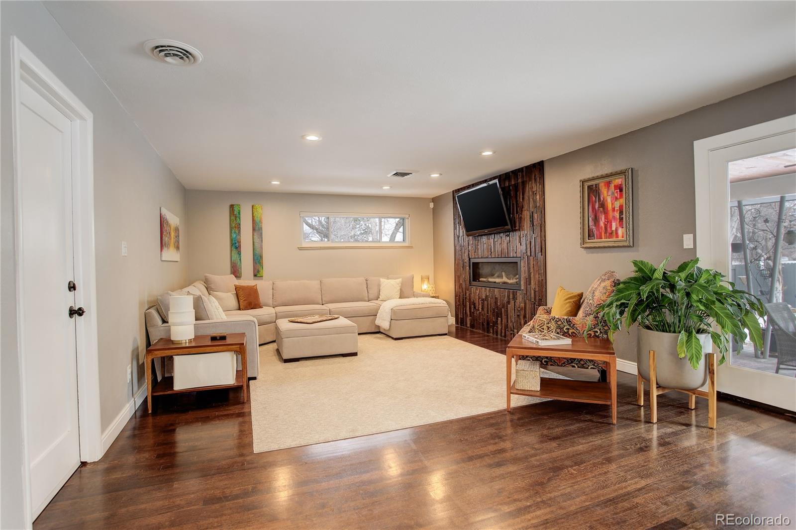 MLS Image #12 for 306 s newport way,denver, Colorado