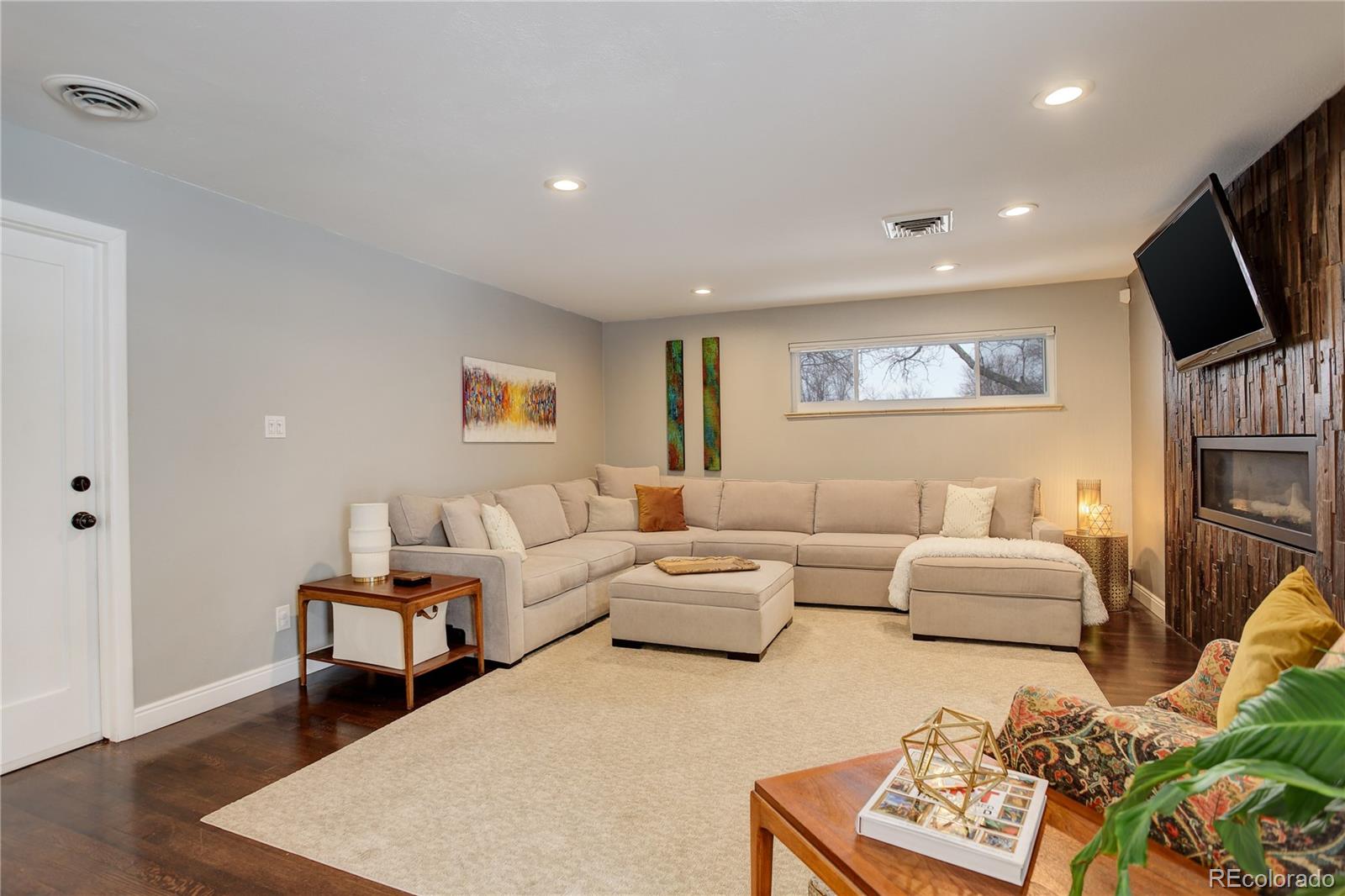 MLS Image #14 for 306 s newport way,denver, Colorado