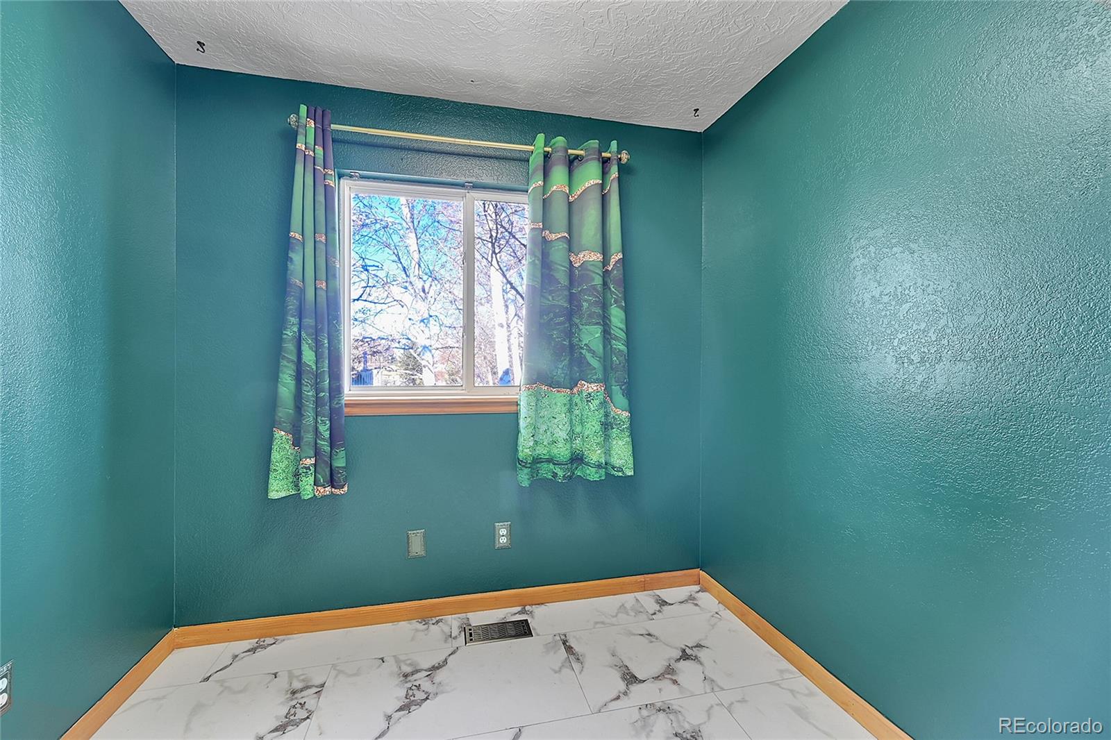 MLS Image #20 for 917  52nd avenue,greeley, Colorado