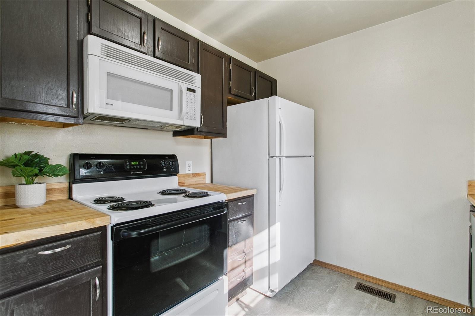 MLS Image #17 for 2135  troy court,colorado springs, Colorado
