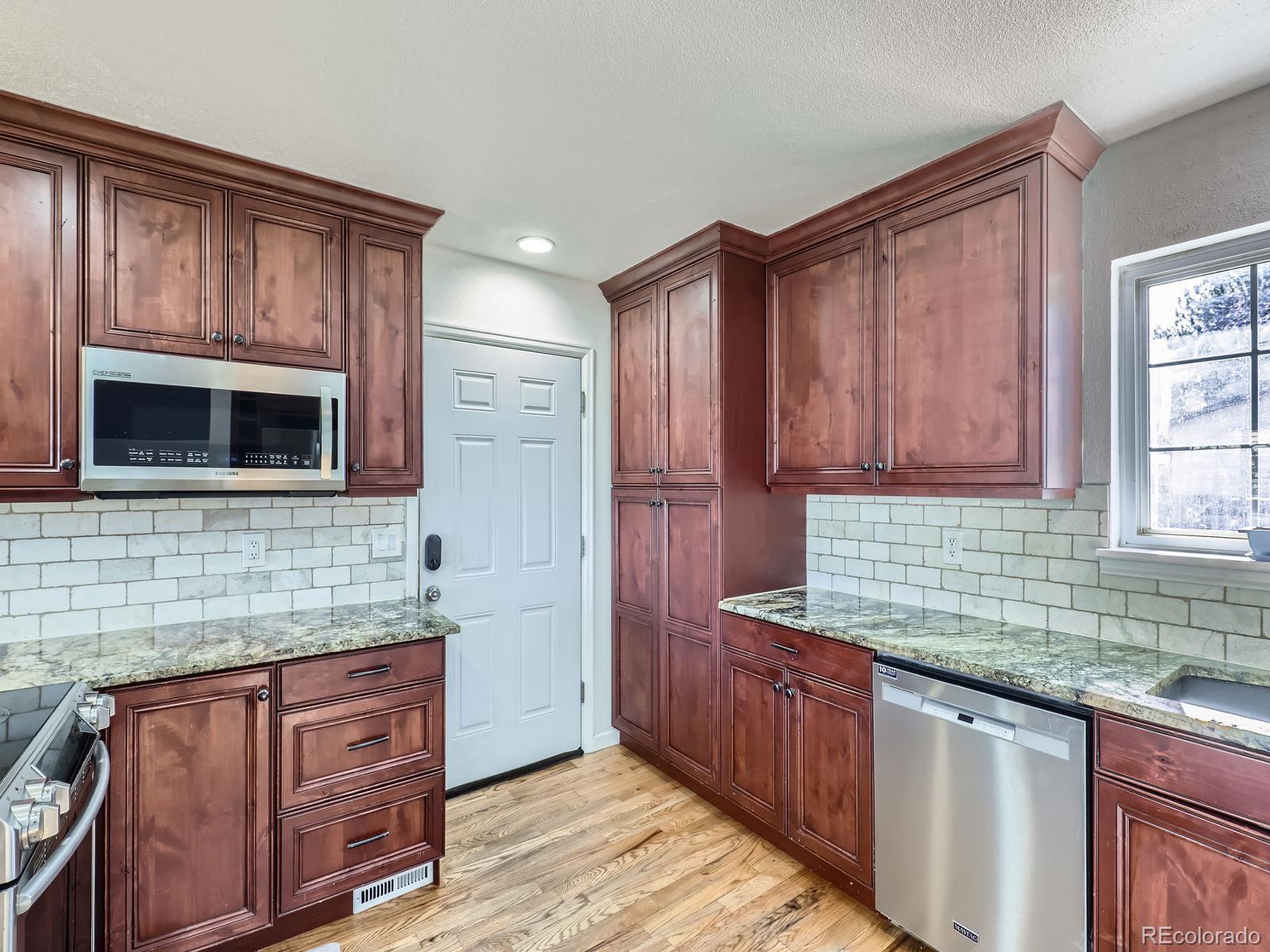 MLS Image #7 for 11002 e ohio place,aurora, Colorado